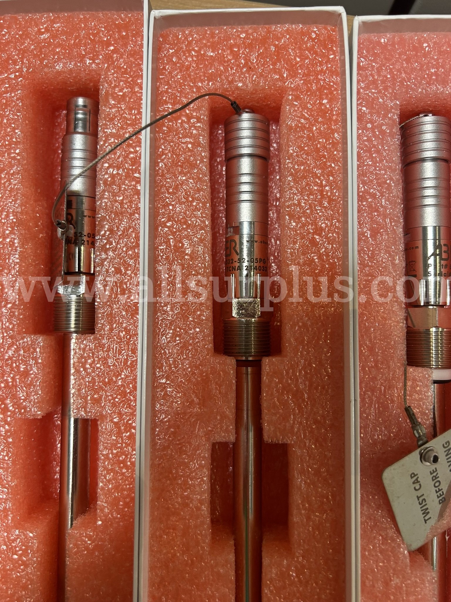 Set of 4 used ABER FUTURA probes with 4-way Hub   Government Surplus Auction - Photo #4