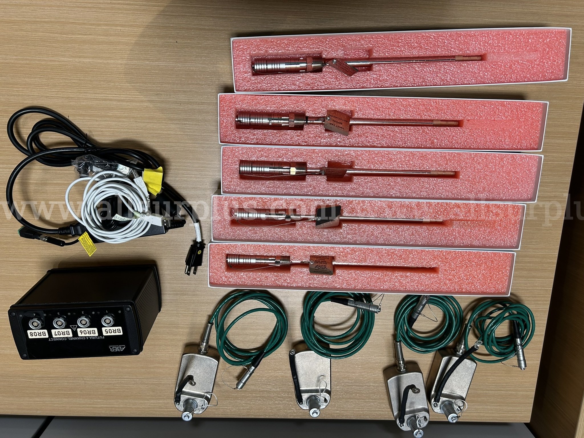 Set of 4 used ABER FUTURA probes with 4-way Hub   Government Surplus Auction - Primary Photo