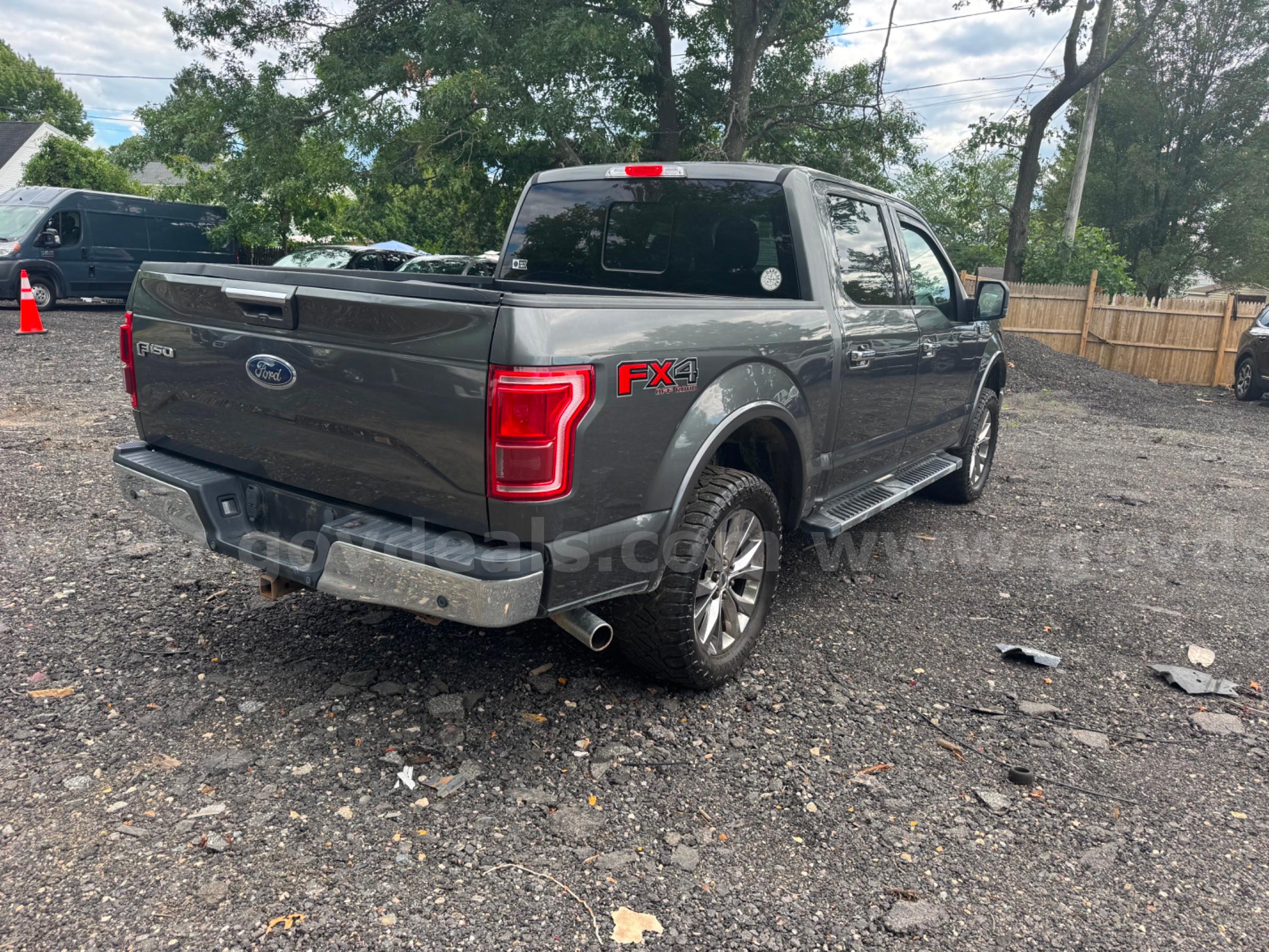 2017 Ford F-150 Lariat SuperCrew 5.5-ft. Bed 4WD Ford F-150 Government Surplus Auction - Photo #4