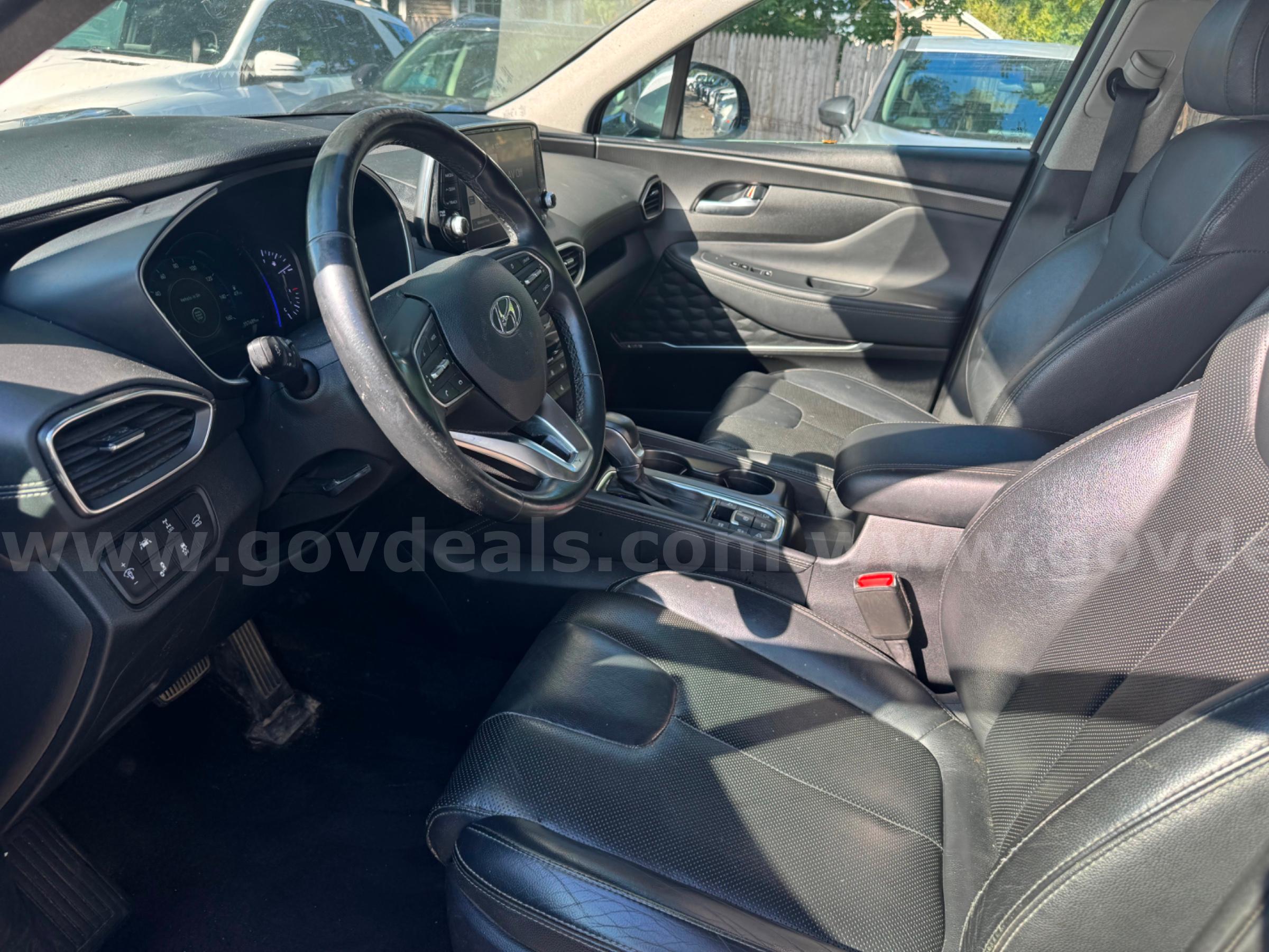 2020 Hyundai Santa Fe Limited AWD Hyundai Santa Fe Government Surplus Auction - Photo #5
