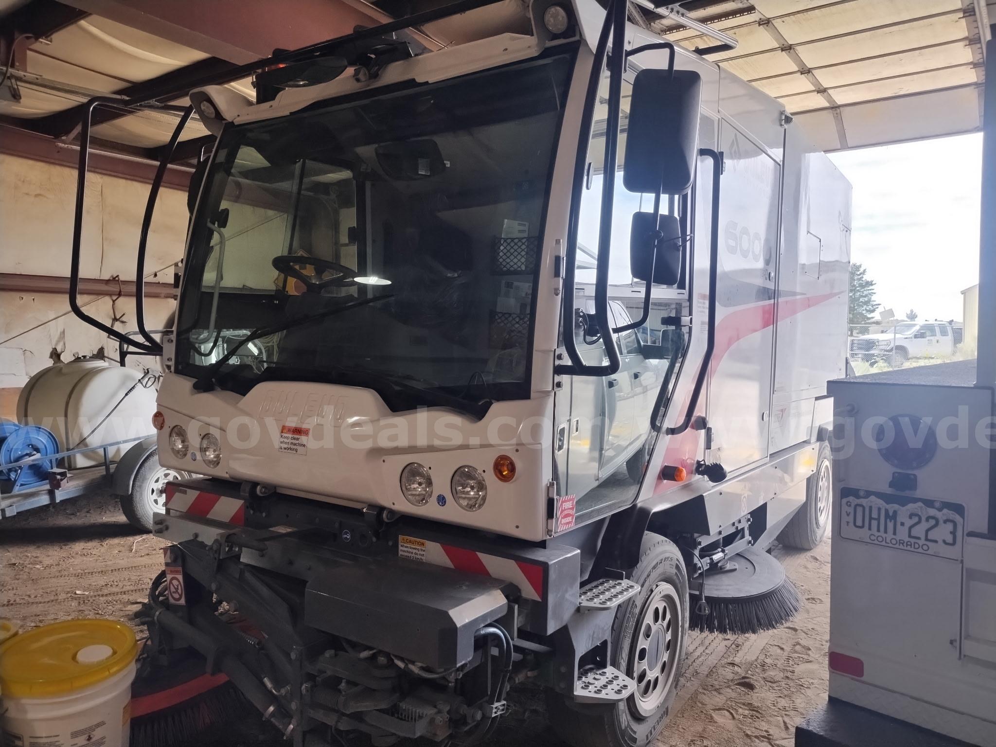 2023 Dulevo 6000 Street Sweeper – 1,336 Miles – Like New – Tier 4 – Municipality Owned – Loaded Dulevo 6000 Government Surplus Auction - Photo #5