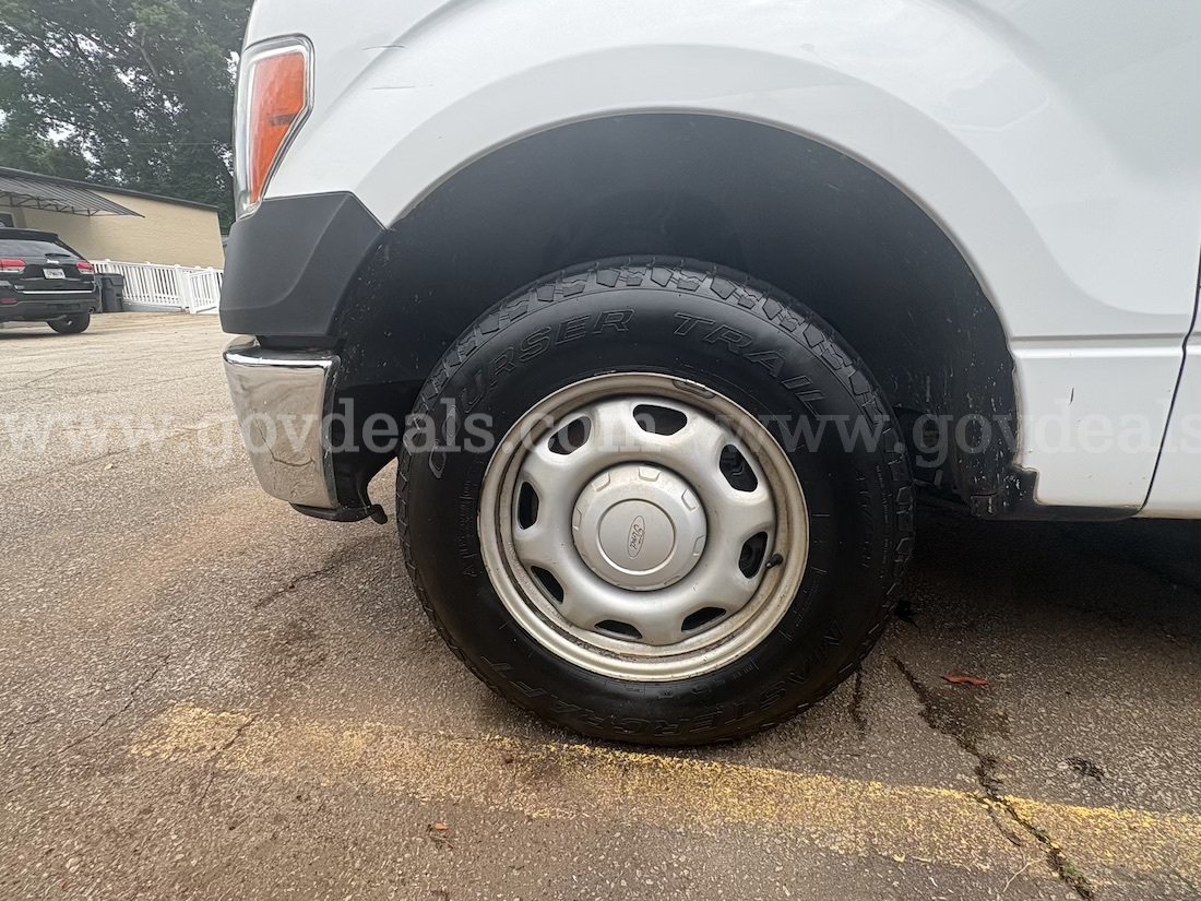 2013 Ford F-150 XLT 8-ft. Bed 2WD Ford F-150 Government Surplus Auction - Photo #5