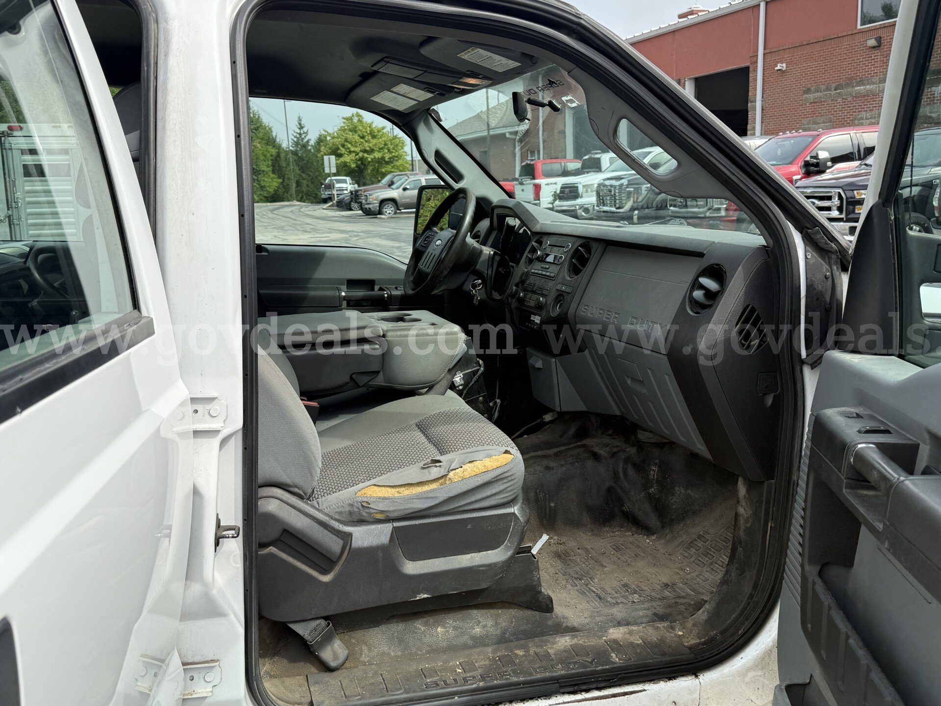 2016 Ford F-350 SD XL Crew Cab Long Bed 4WD Ford F-350 Government Surplus Auction - Photo #5