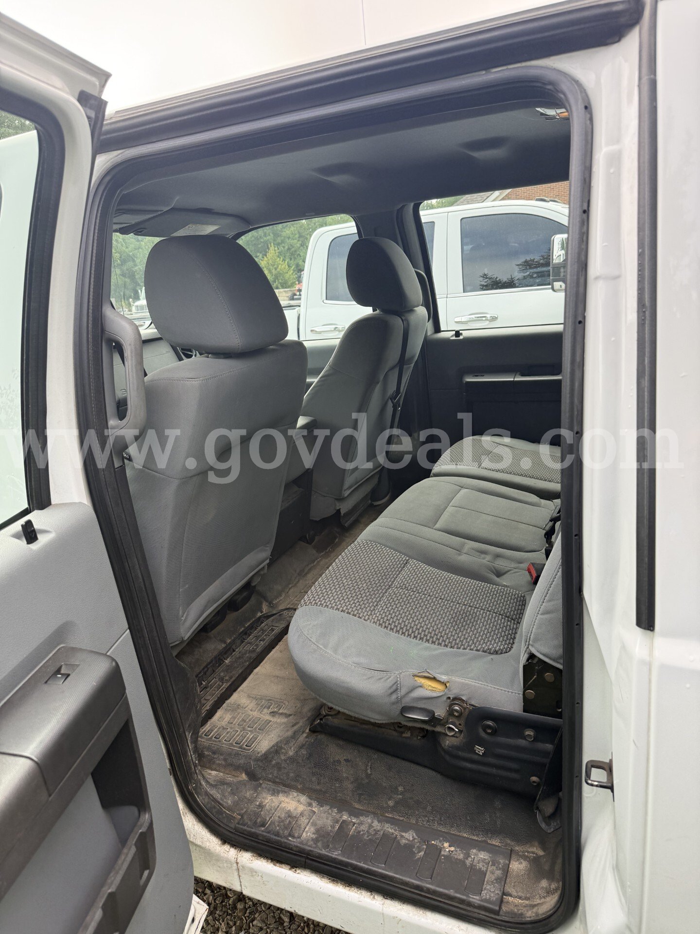 2016 Ford F-350 SD XL Crew Cab Long Bed 4WD Ford F-350 Government Surplus Auction - Photo #6
