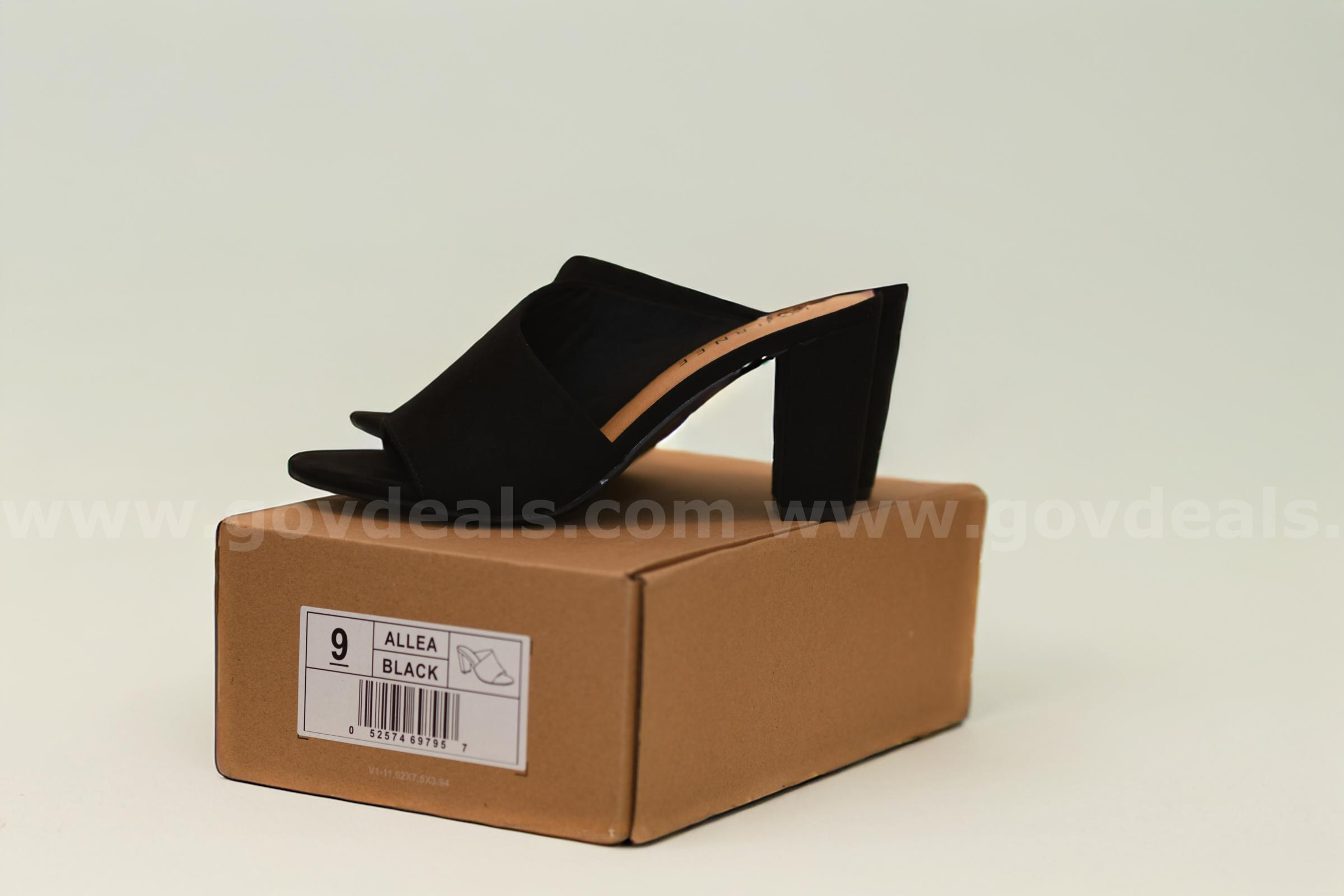 HUGE Lot of BRAND NEW Mixed Shoes