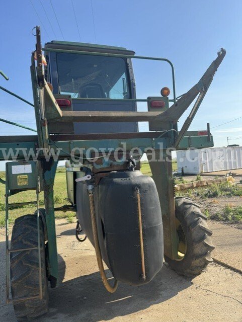 John Deere 6000 High Boy Sprayer John Deere 6000 Government Surplus Auction - Photo #5