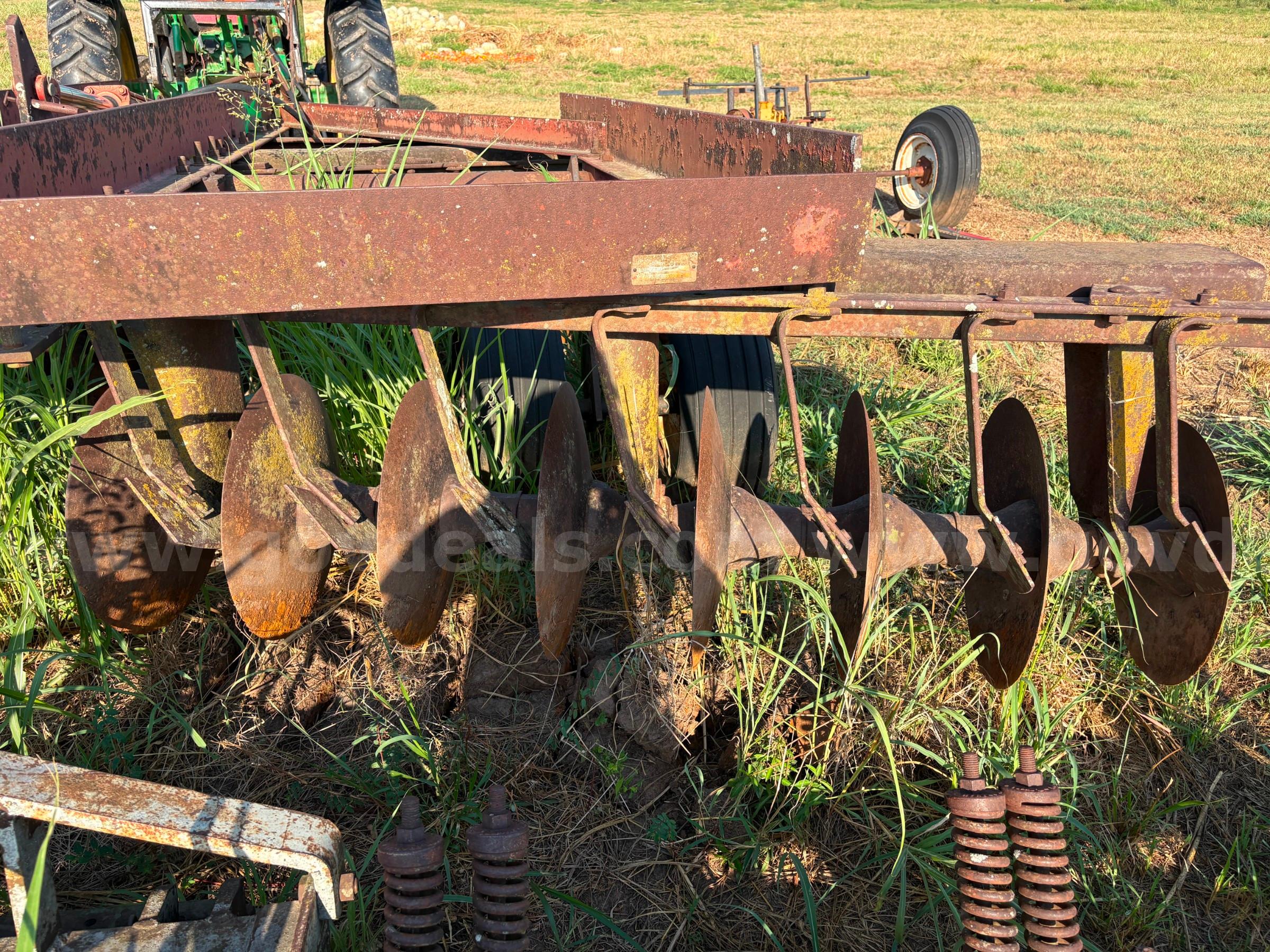 International Harvester 14ft Disc International Harvester 501 Government Surplus Auction - Photo #6