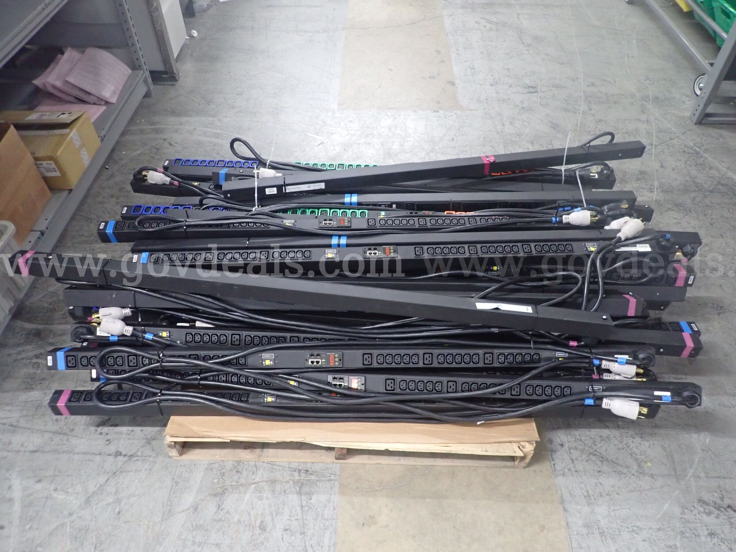 Pallet of Geist Switch Metered PDU Power Strips, Passed Power Test Geist Mixed Government Surplus Auction - Photo #5