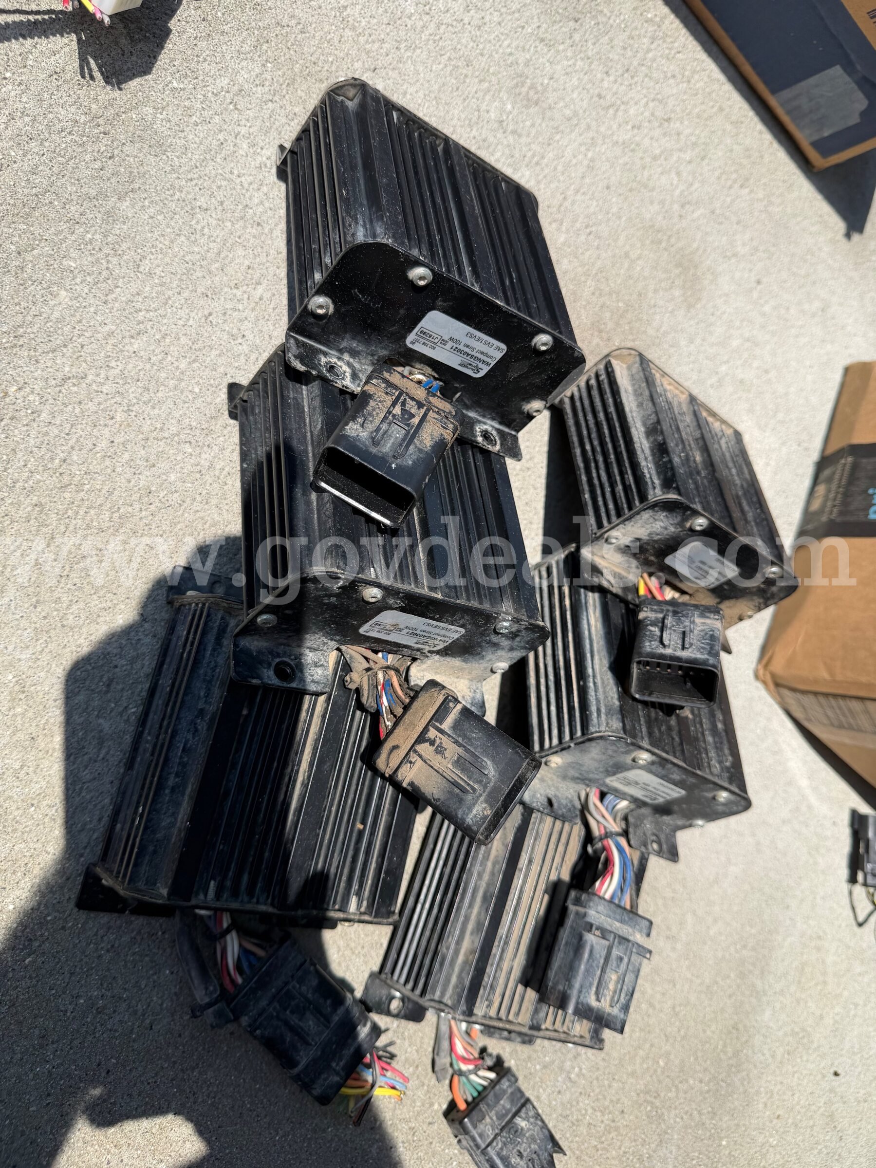 6x lot Soundoff signal sirens lot of 6 shipping available   Government Surplus Auction - Photo #2