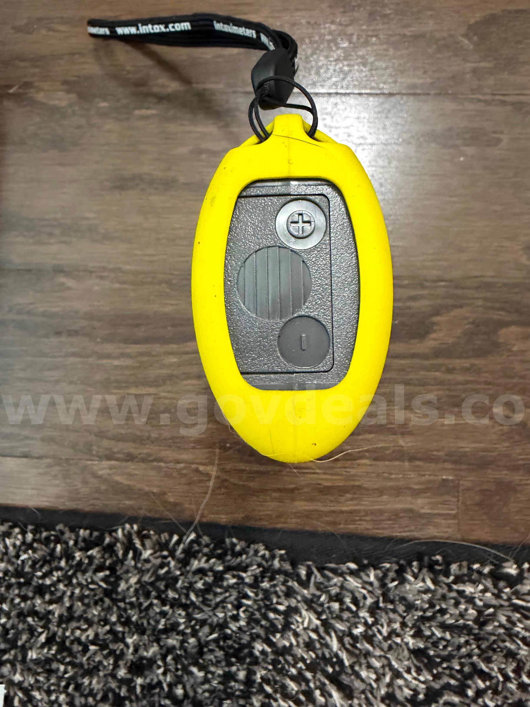 Intoximeters Alco Sensor FST Case Extras Breathalyzer With Protective Case Case  Government Surplus Auction - Photo #5