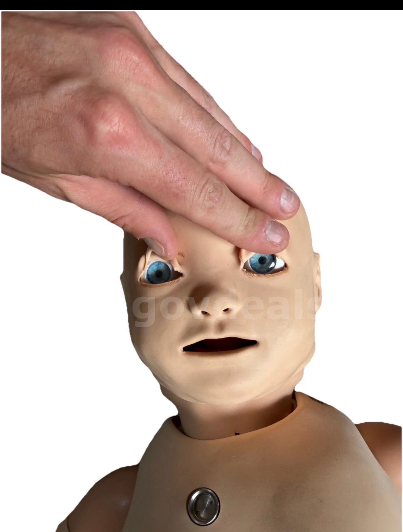 LAERDAL SimBaby Medical Training Infant Patient Simulator Manikin Pediatric SHIPPING AVAILABLE   Government Surplus Auction - Photo #3