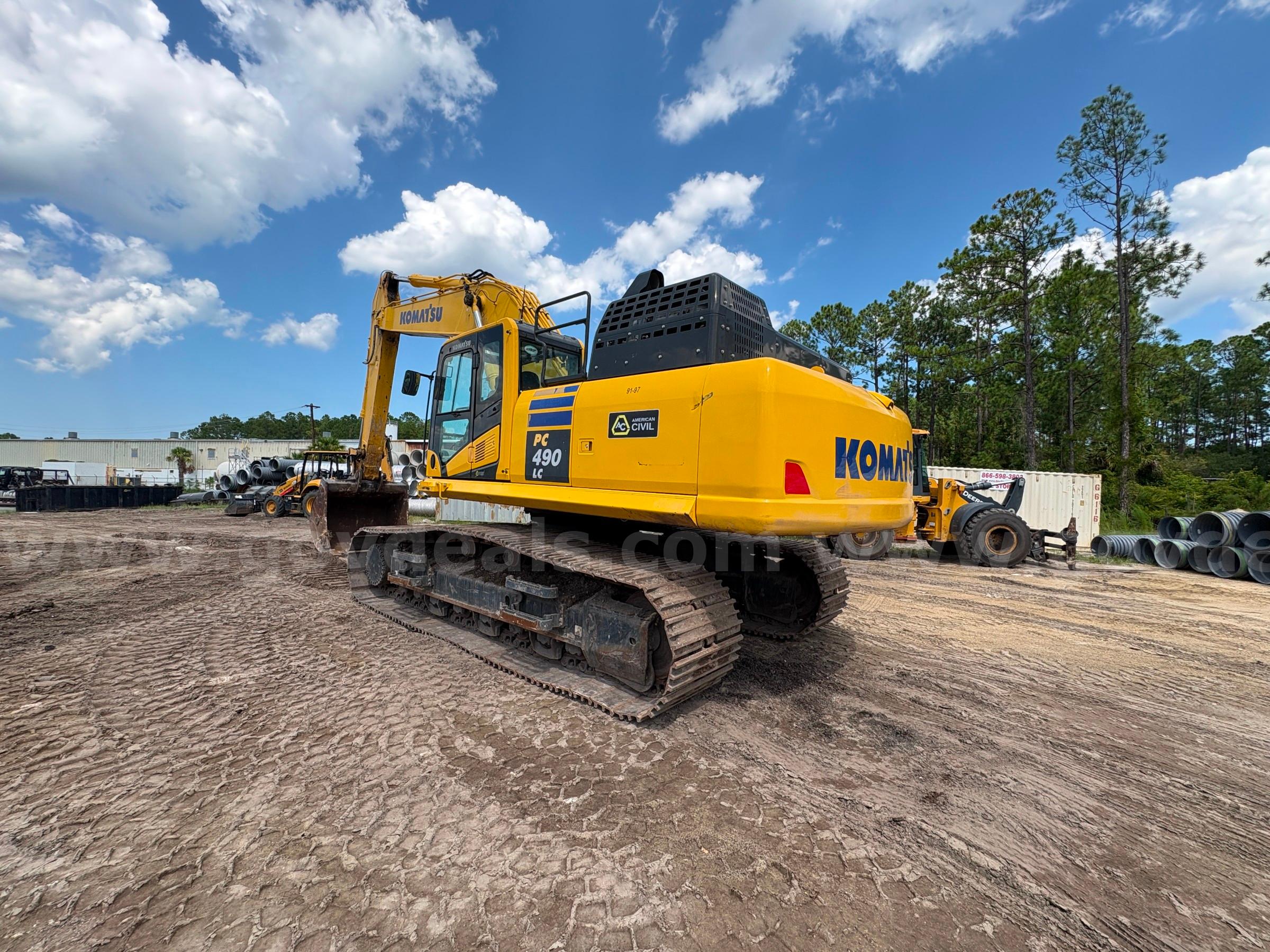 2024 Komatsu PC490LC-11 Hydraulic Excavator Komatsu PC490LC Government Surplus Auction - Photo #2