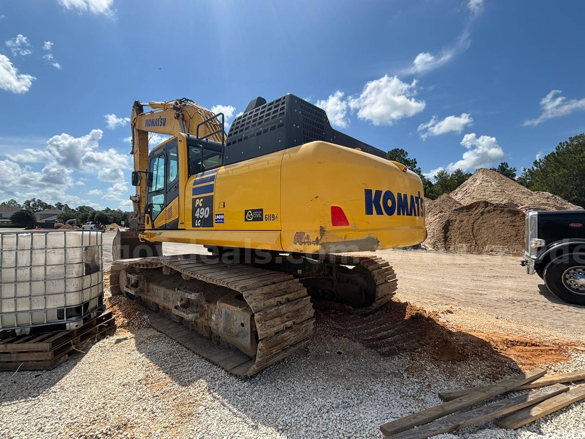 2024 Komatsu PC490LC-11 Hydraulic Excavator Komatsu PC490LC Government Surplus Auction - Photo #2