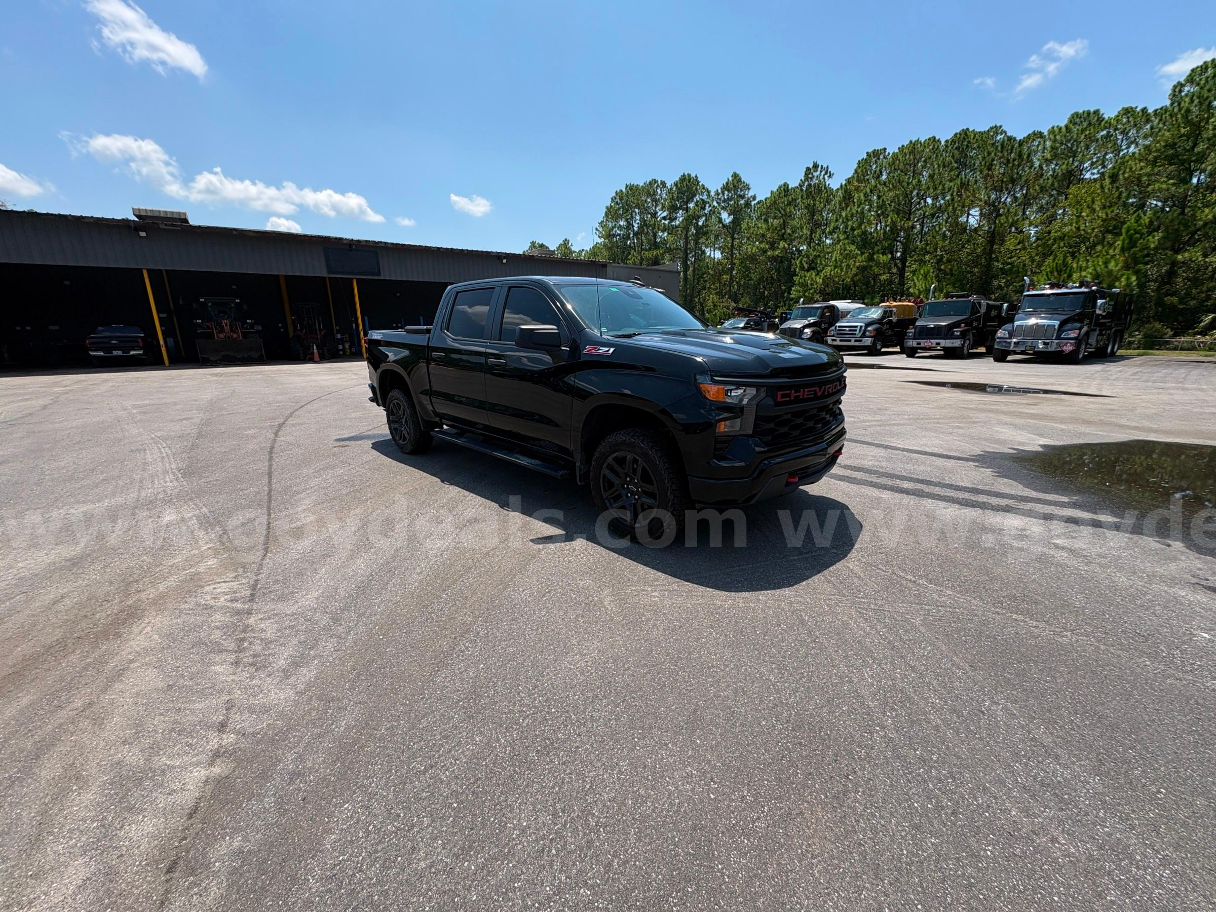2022 Chevrolet Silverado Trail Boss 1500 4x4 Crew Cab Pickup Chevrolet Silverado Government Surplus Auction - Photo #4