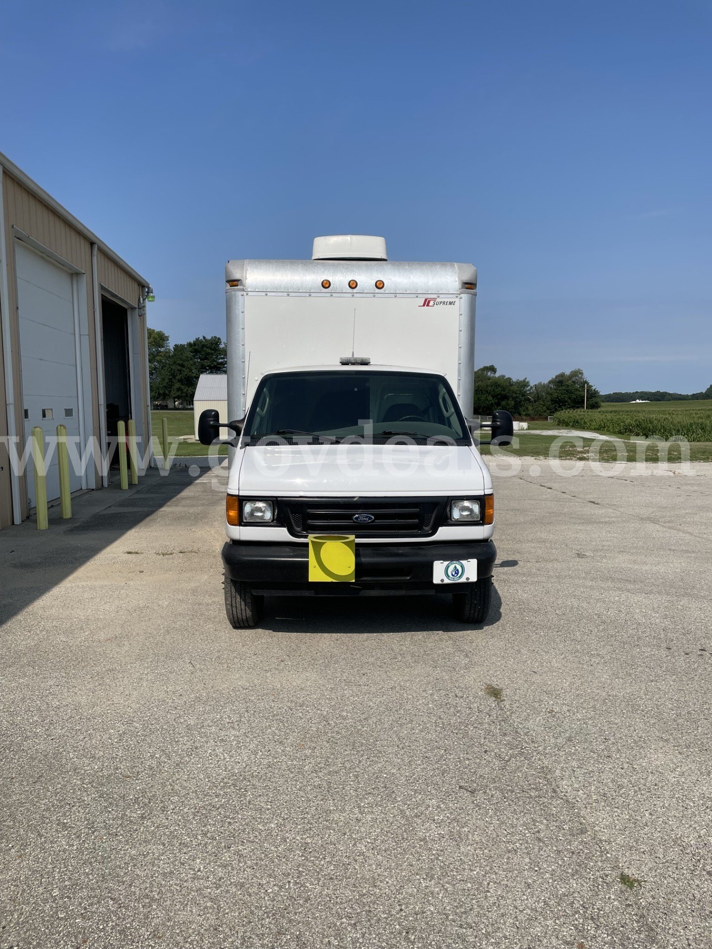 15 foot 2004 Ford F350 box van. With IBAK Camera system MIDI Ford F350 Government Surplus Auction - Photo #2
