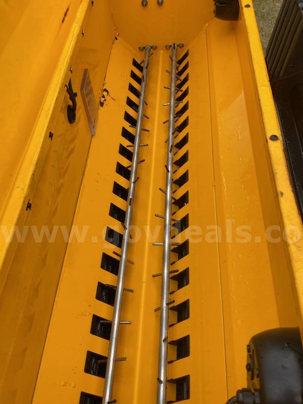 Vredo 212 Supercompact slit seeder  212 Government Surplus Auction - Photo #4