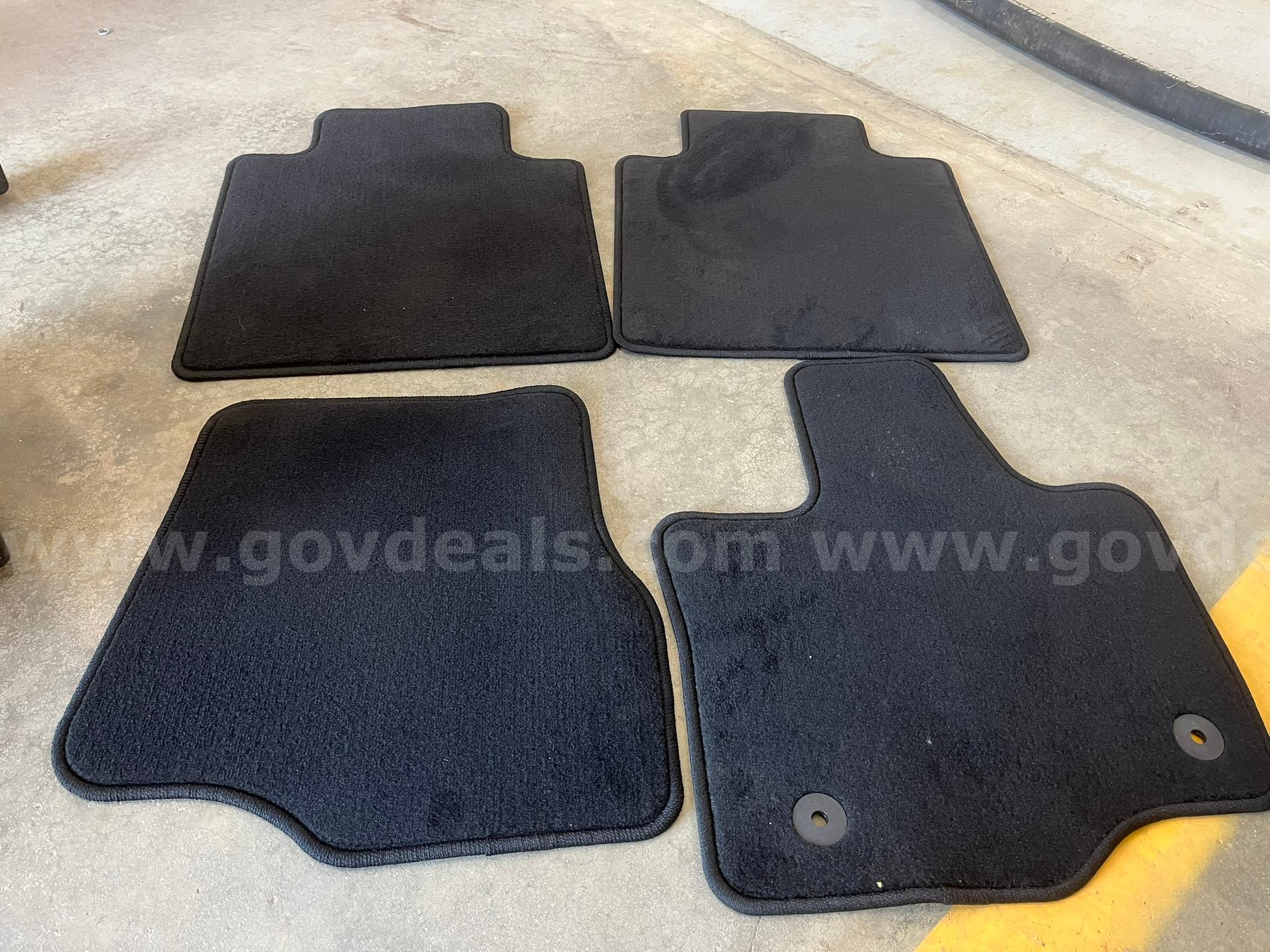 Floor Mats - Carpet Ford F150 Government Surplus Auction - Photo #3
