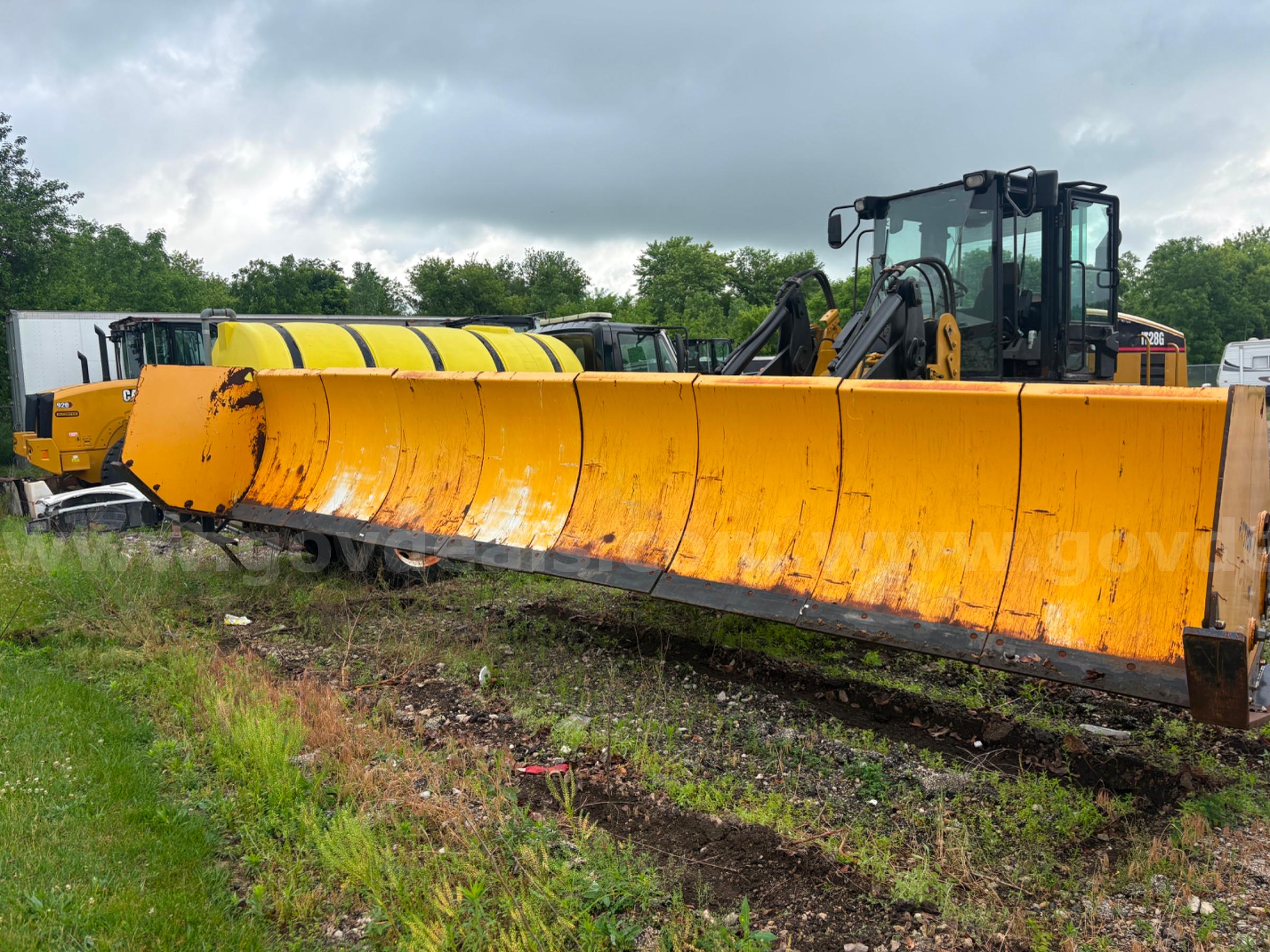 22’ Arctic Sectional Snow Pusher Arctic  Government Surplus Auction - Photo #2