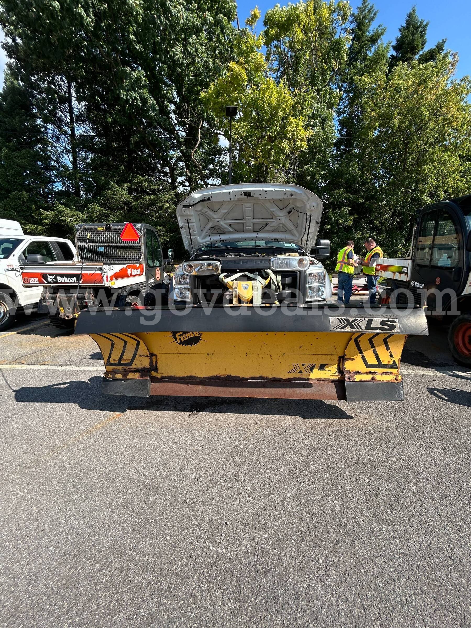 2012 Ford F-450 SD Pickup Truck w/ Plow & Salt Spreader  LOW MILEAGE!!