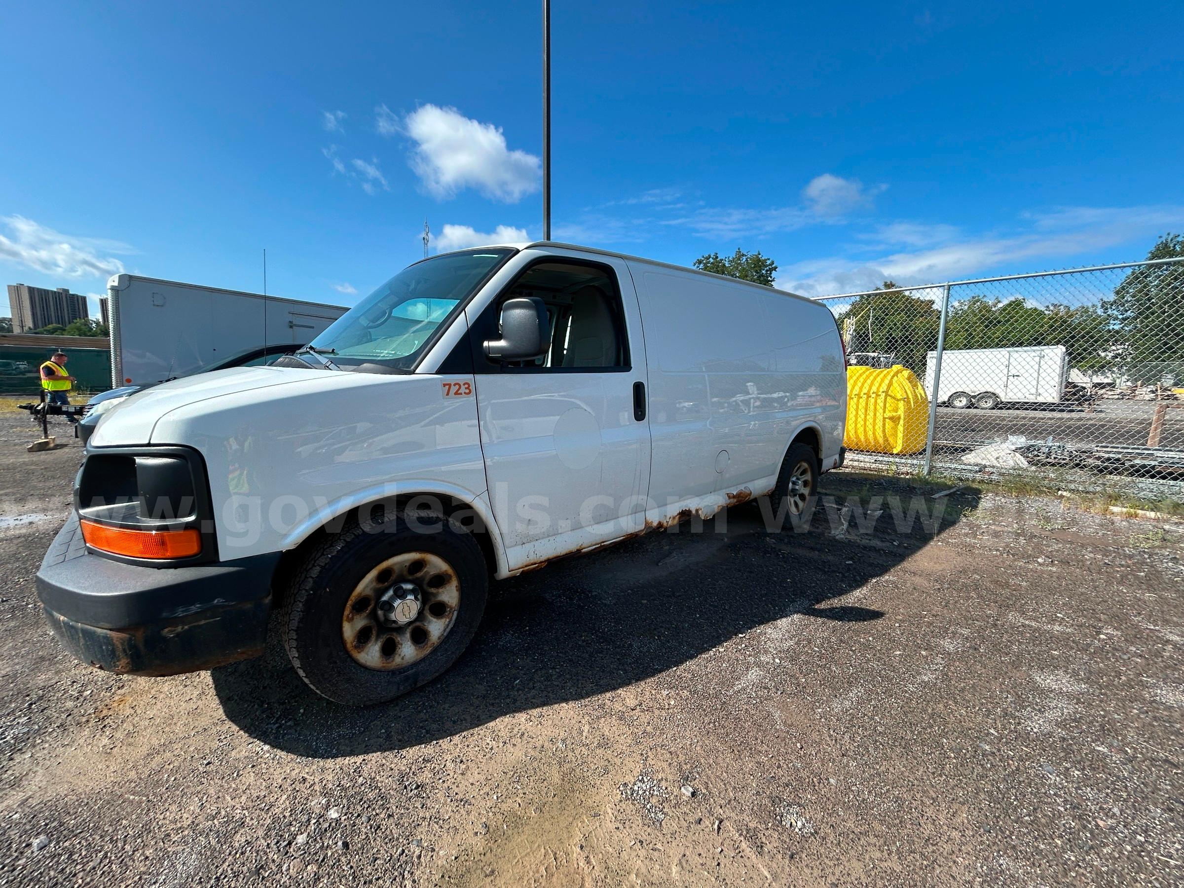 2011 Chevrolet Express Cargo VAN  LOW MILEAGE!!  SEE VIDEO!!