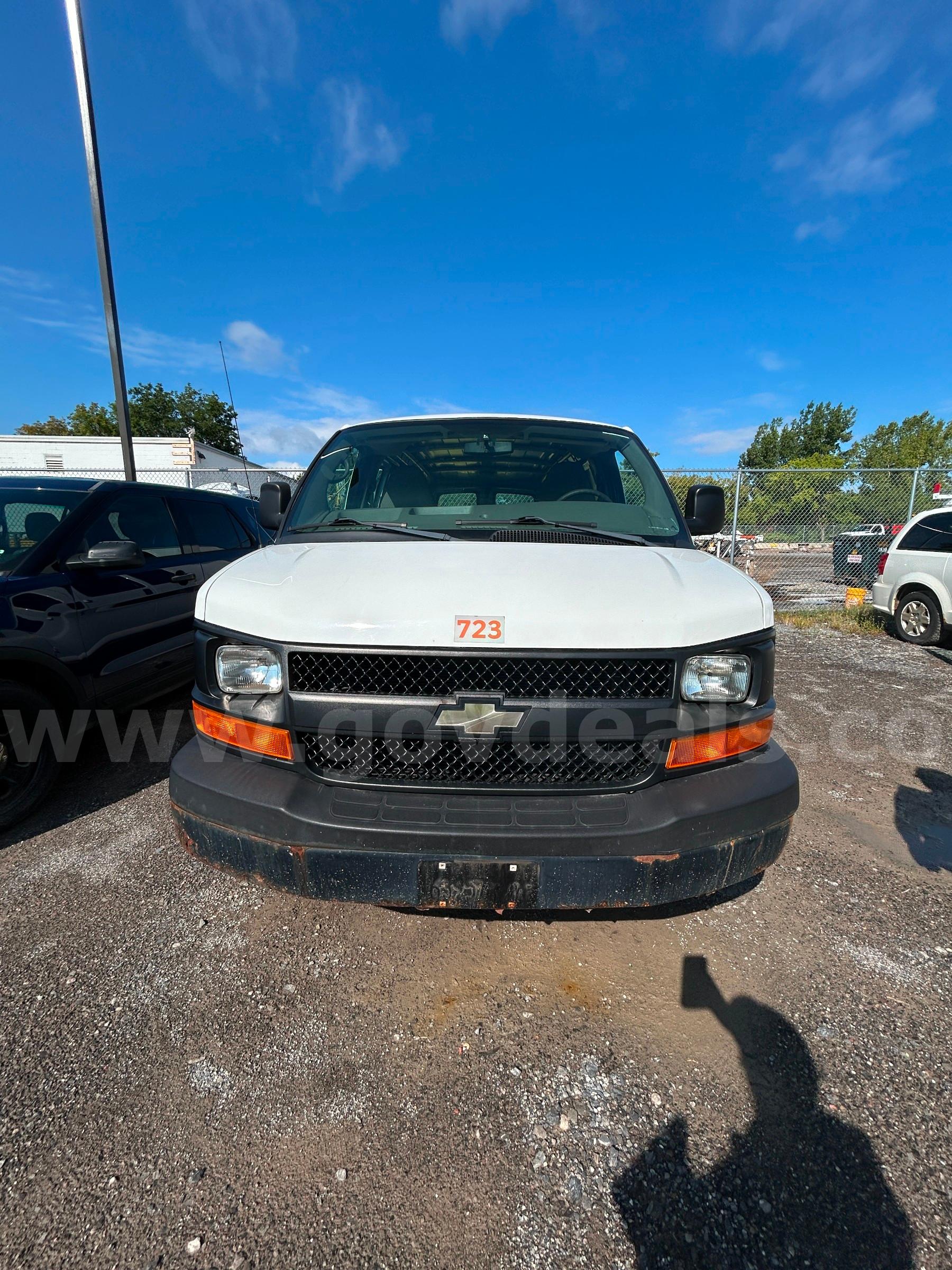 2011 Chevrolet Express Cargo VAN  LOW MILEAGE!!  SEE VIDEO!! Chevrolet Express Government Surplus Auction - Photo #3