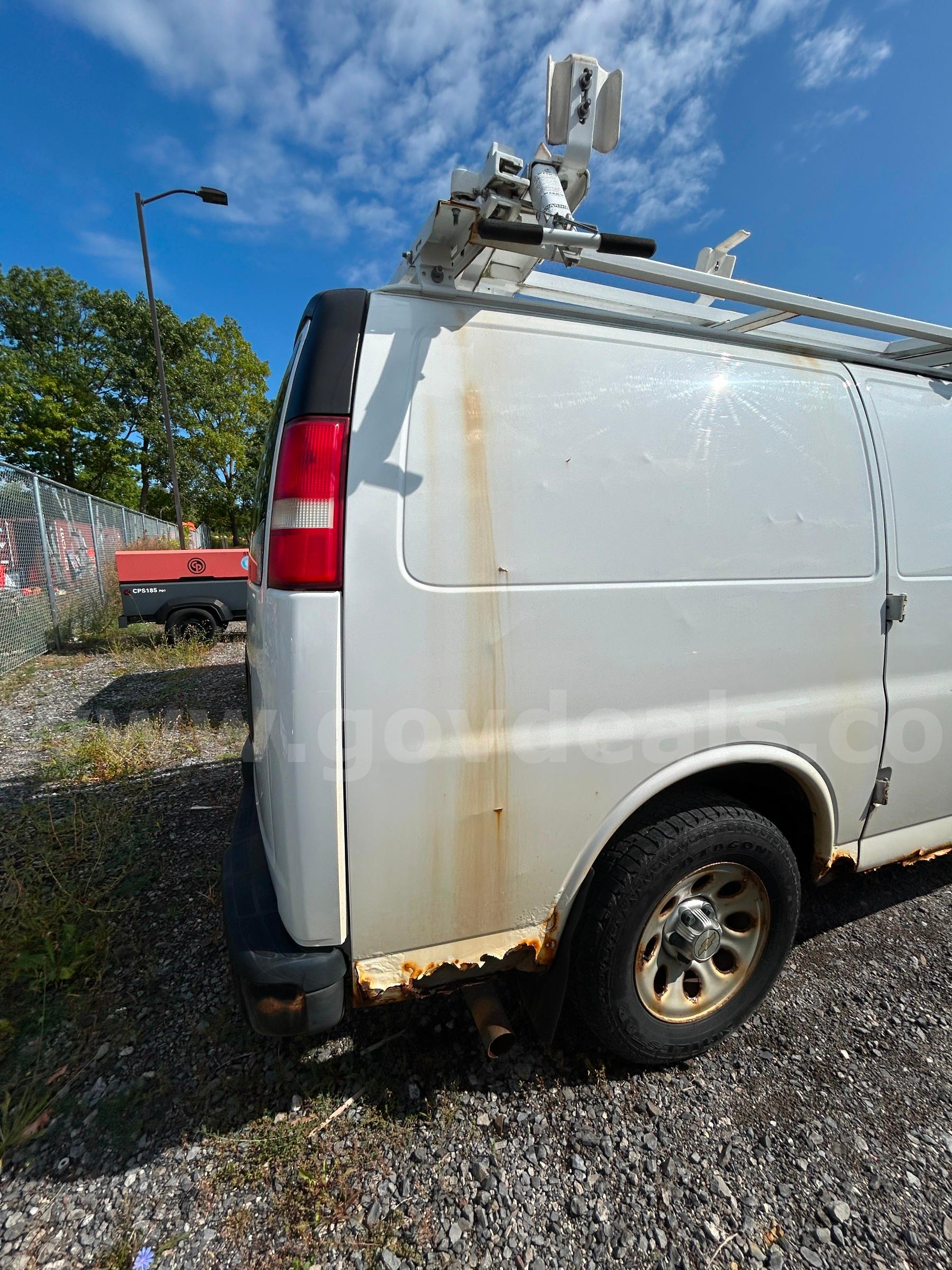 2012 Chevrolet Express Cargo Van   SEE VIDEO!! Chevrolet Express Government Surplus Auction - Photo #4