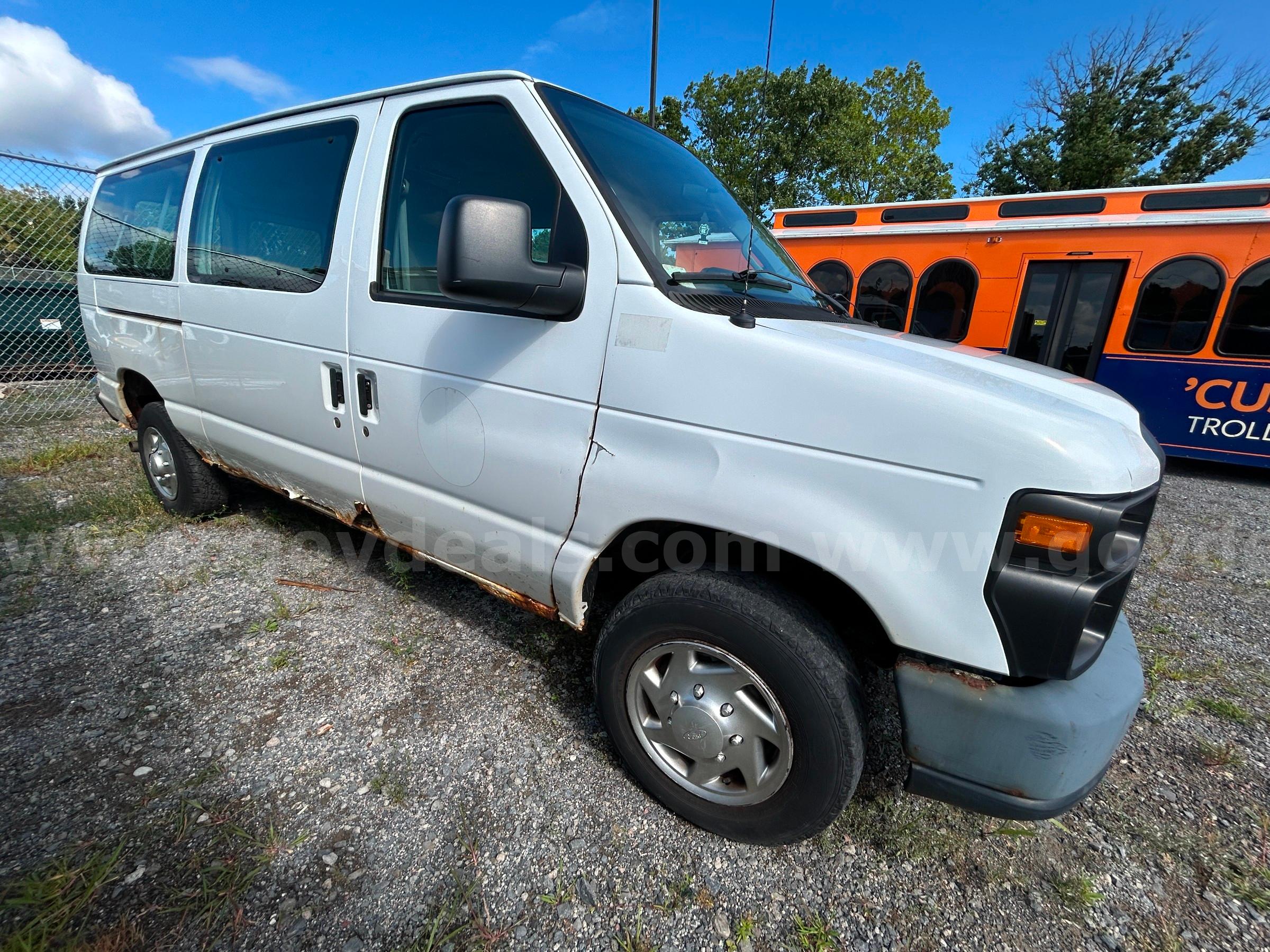 2013 Ford Econoline Passenger Van  SEE VIDEO!!!