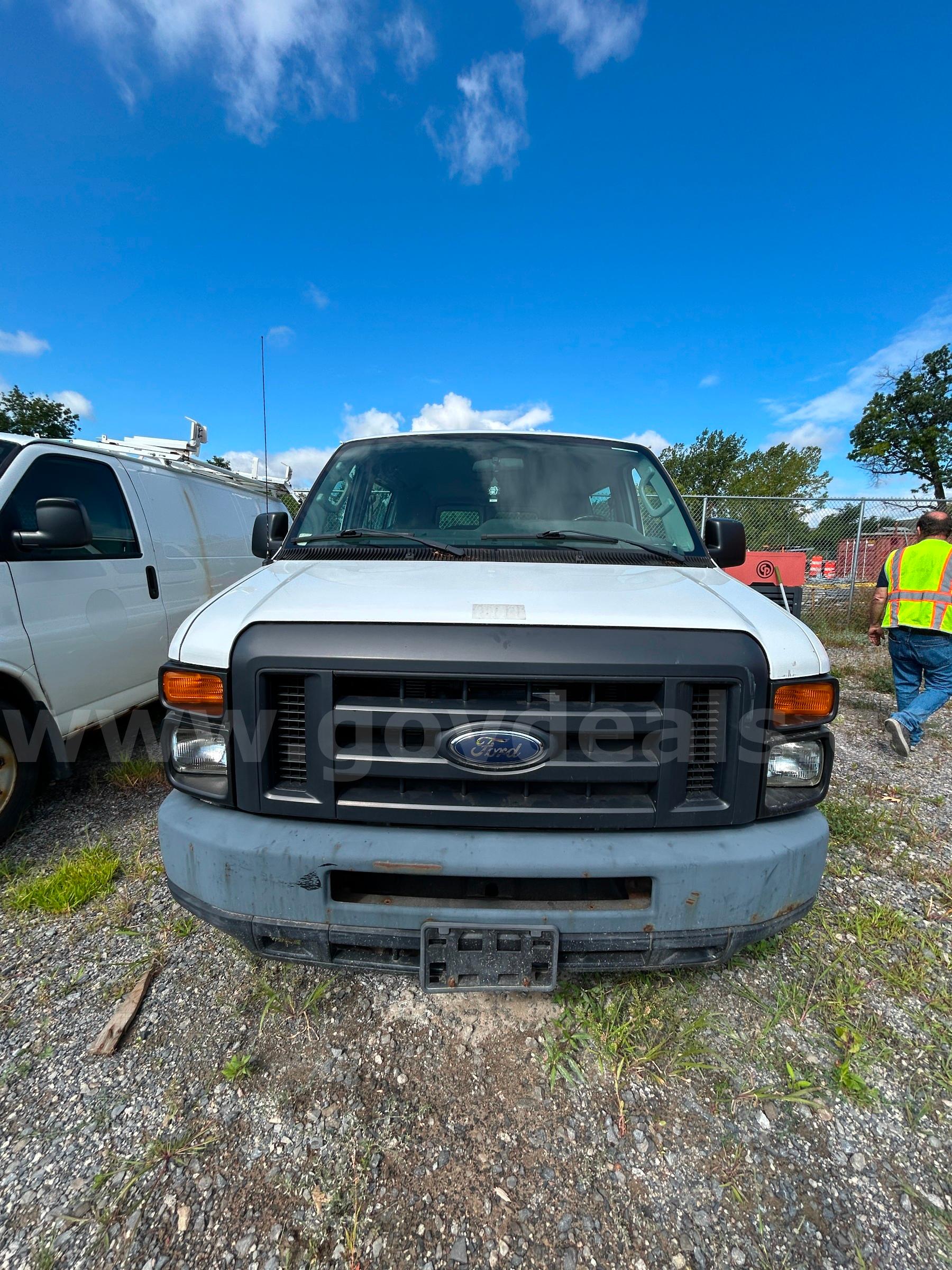 2013 Ford Econoline Passenger Van  SEE VIDEO!!! Ford Econoline Government Surplus Auction - Photo #3