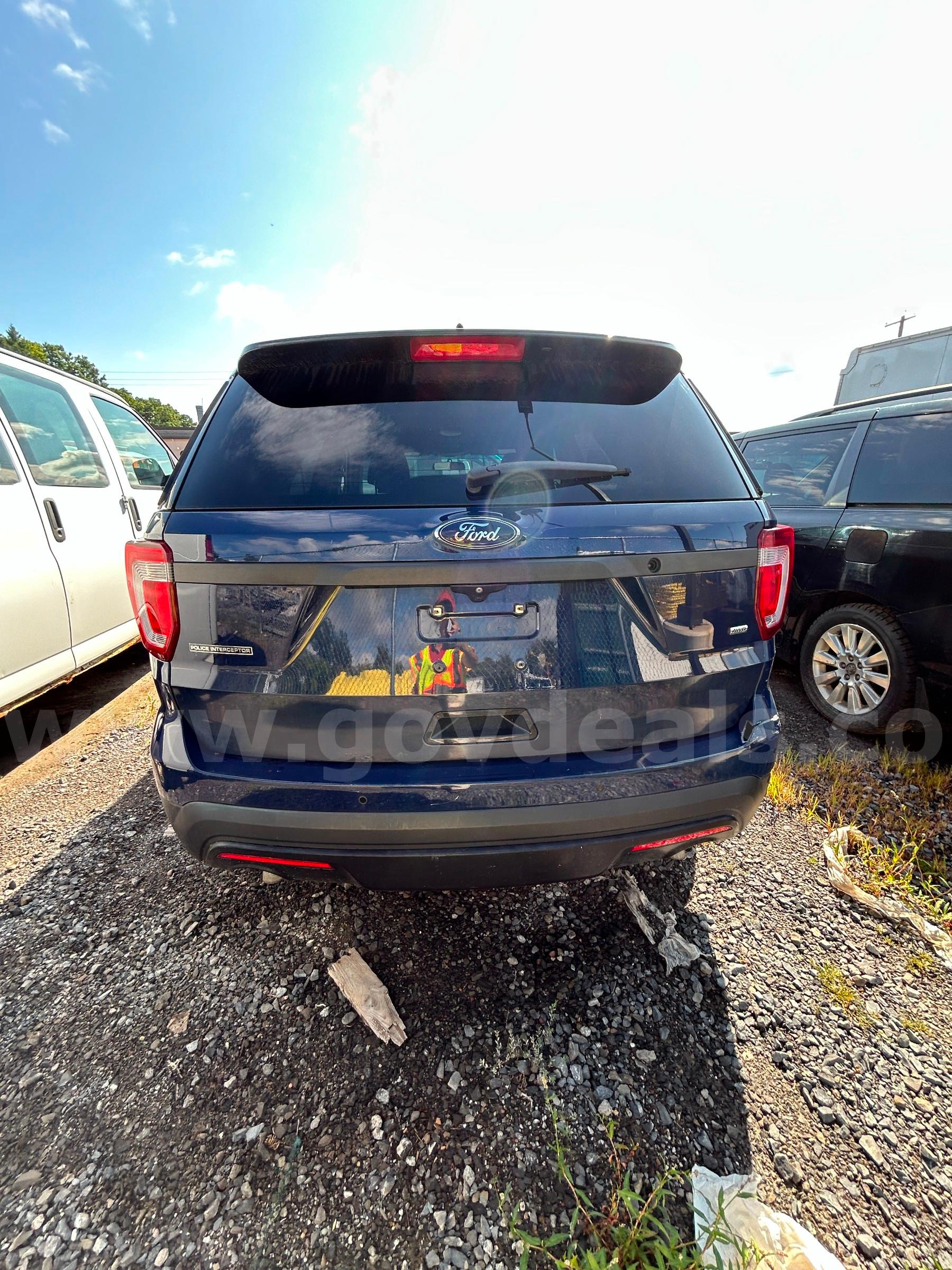 2017 Ford Explorer  SEE VIDEO!!  LOW MILEAGE!! Ford Explorer Government Surplus Auction - Photo #5