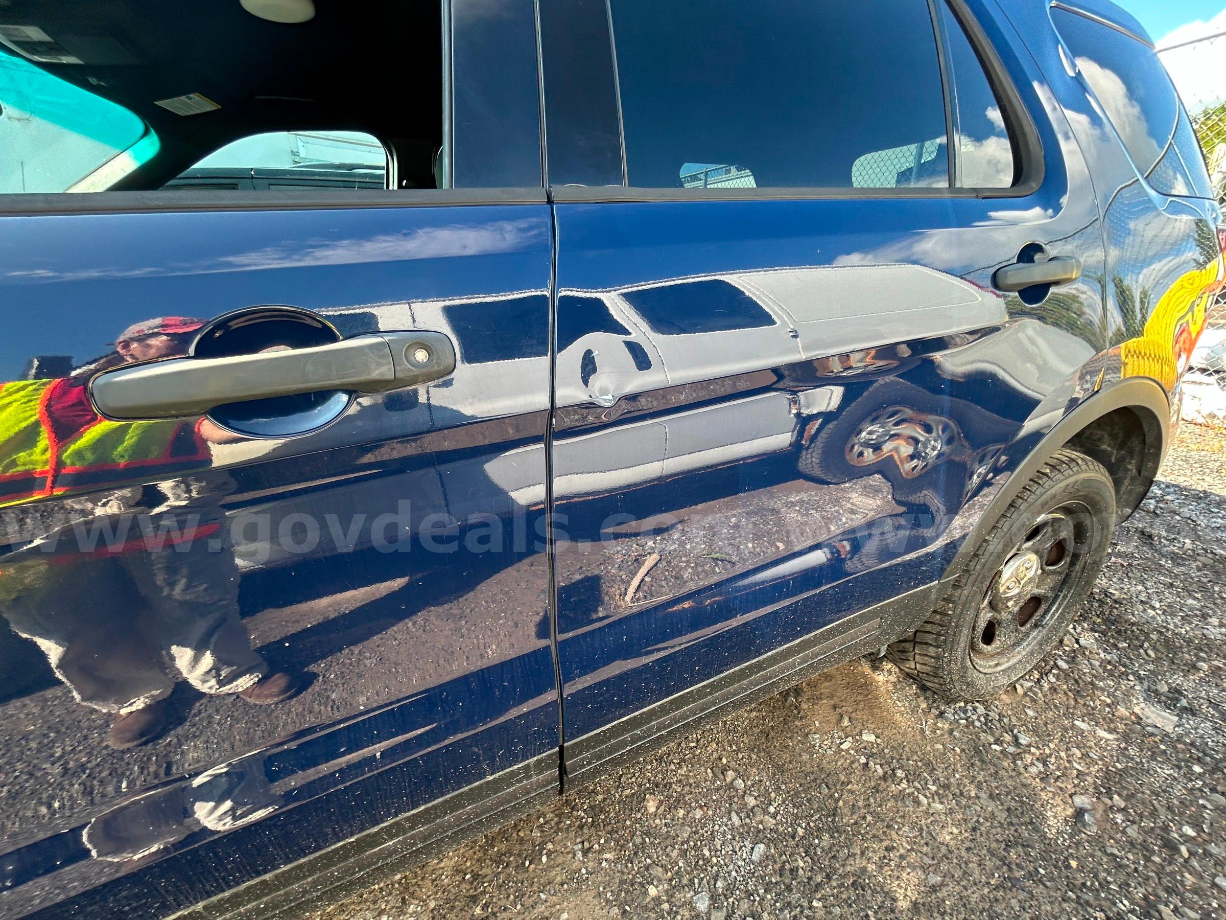 2017 Ford Explorer  SEE VIDEO!!  LOW MILEAGE!! Ford Explorer Government Surplus Auction - Photo #6