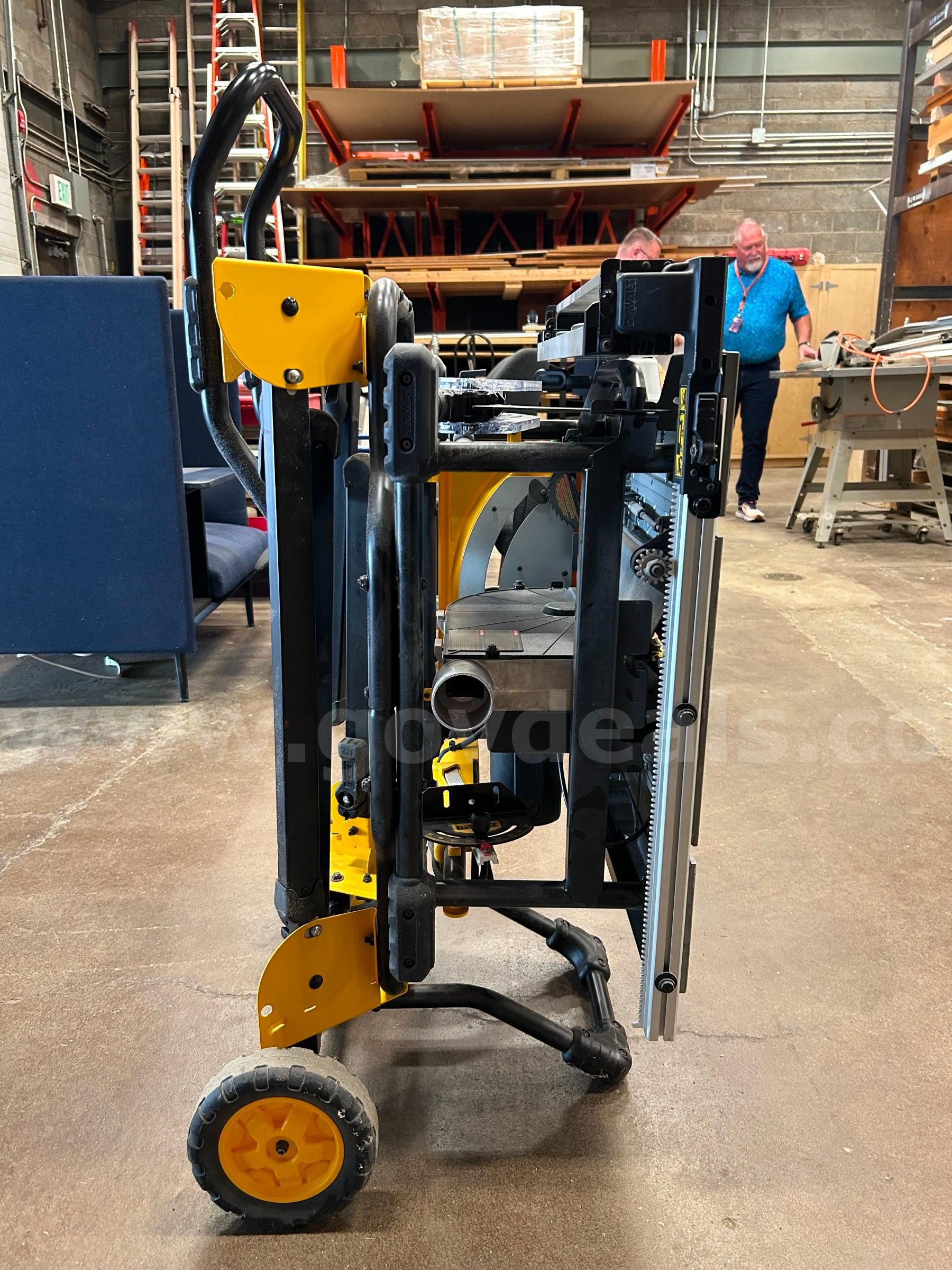 DeWalt Table Saw DeWalt  Government Surplus Auction - Photo #3