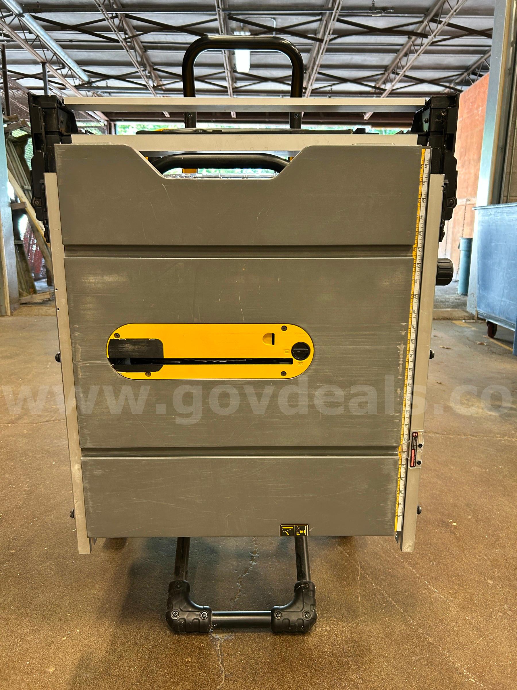 DeWalt Table Saw DeWalt  Government Surplus Auction - Photo #4