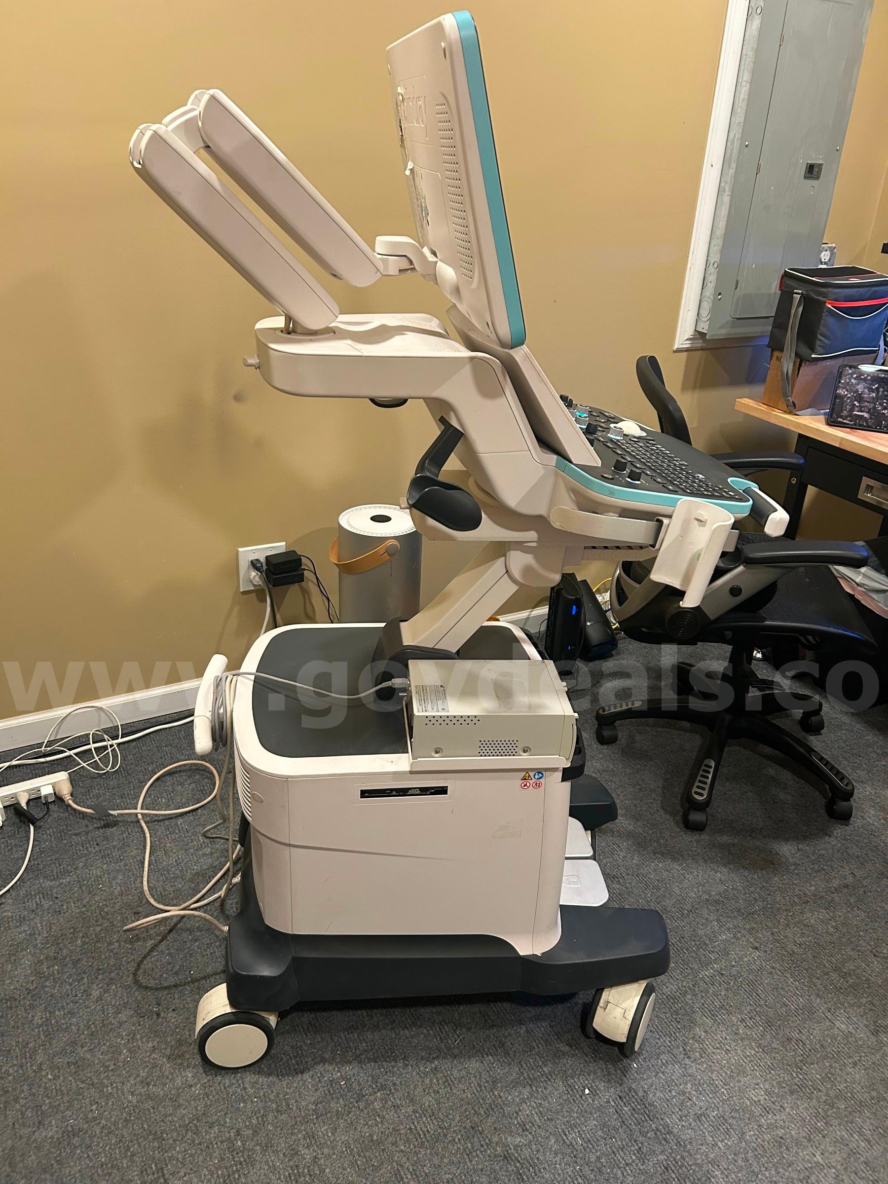 Mindray Resona 7 Ultrasound - SN: 7V-77000507 MINDRAY RESONA 7 Government Surplus Auction - Photo #3