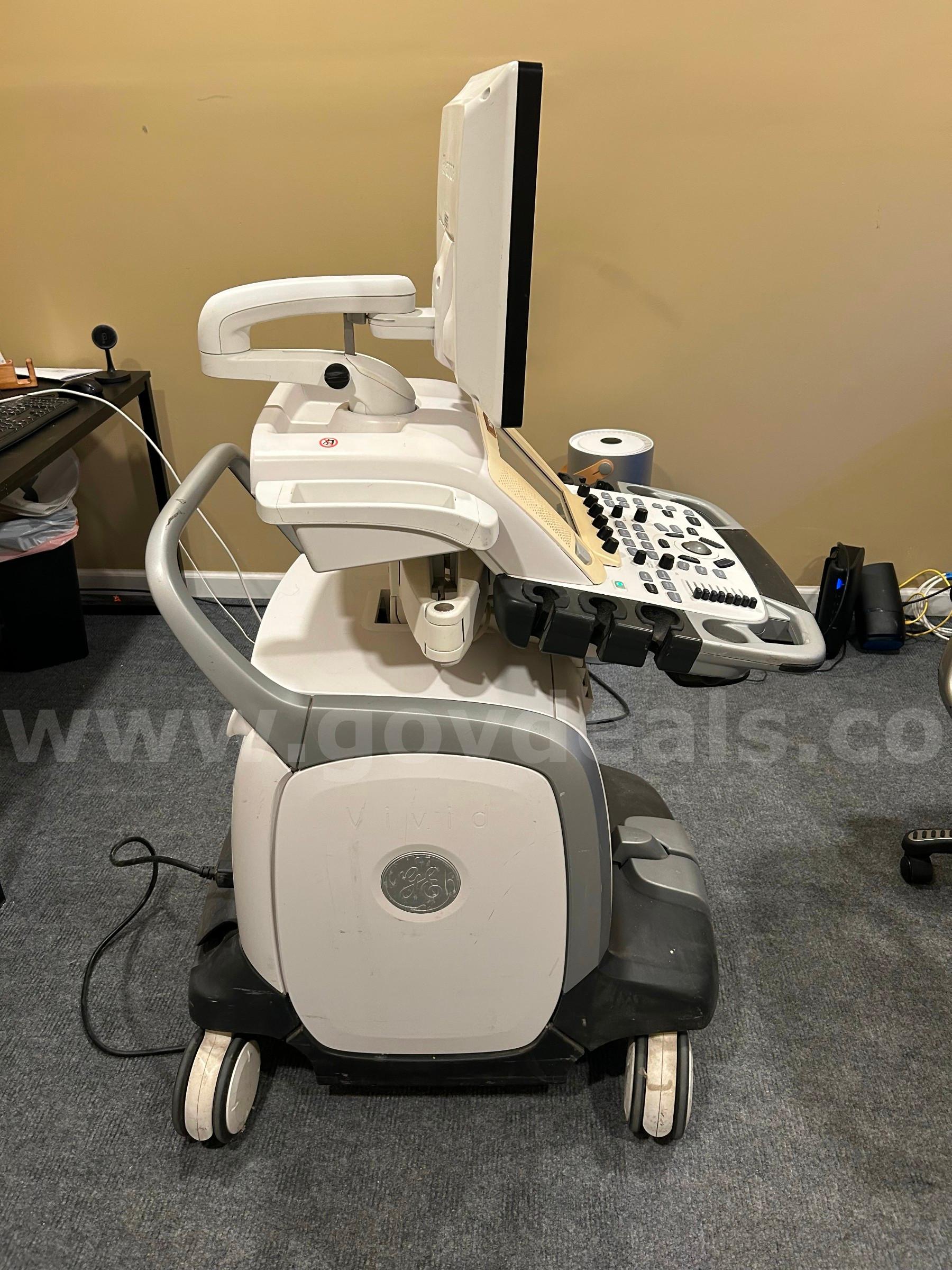 GE VIVID E9 ULTRASOUND SN:VE94506 GE VIVID E9 Government Surplus Auction - Photo #4