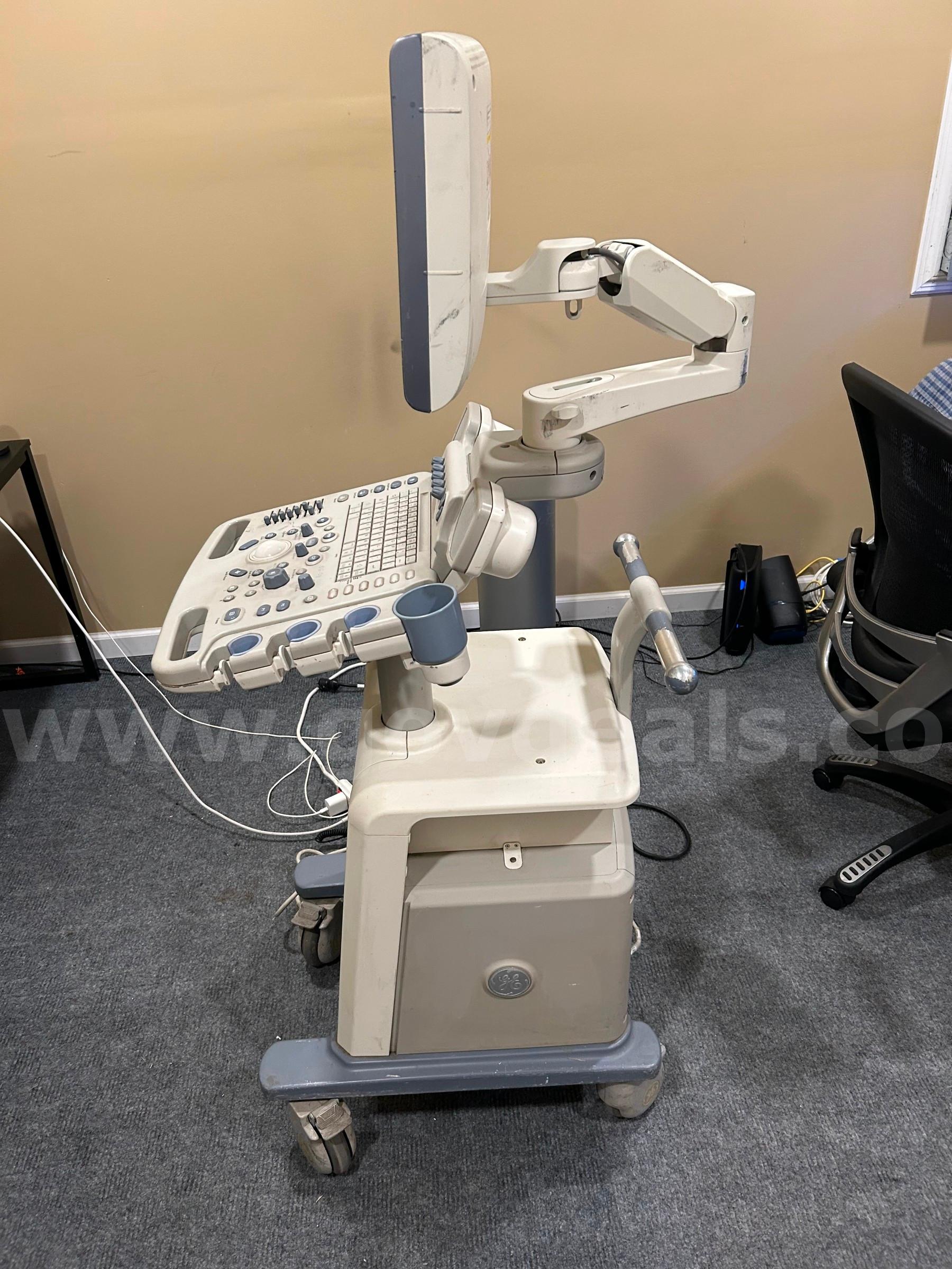 GE LOGIQ P5 ULTRASOUND SN:80619SU0 GE GE LOGIQ P5 Government Surplus Auction - Photo #5