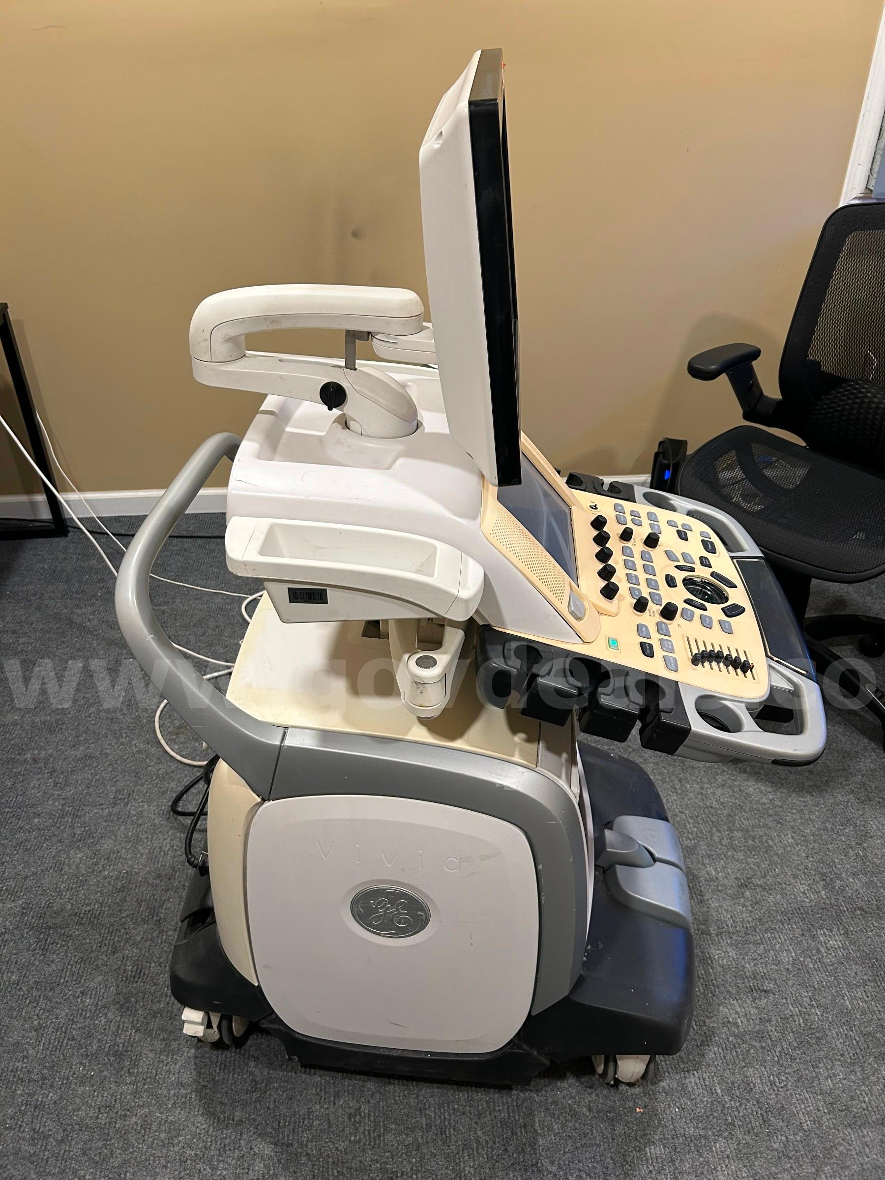 GE VIVID E9 ULTRASOUND SN:VE92546 GE VIVD E9 Government Surplus Auction - Photo #2