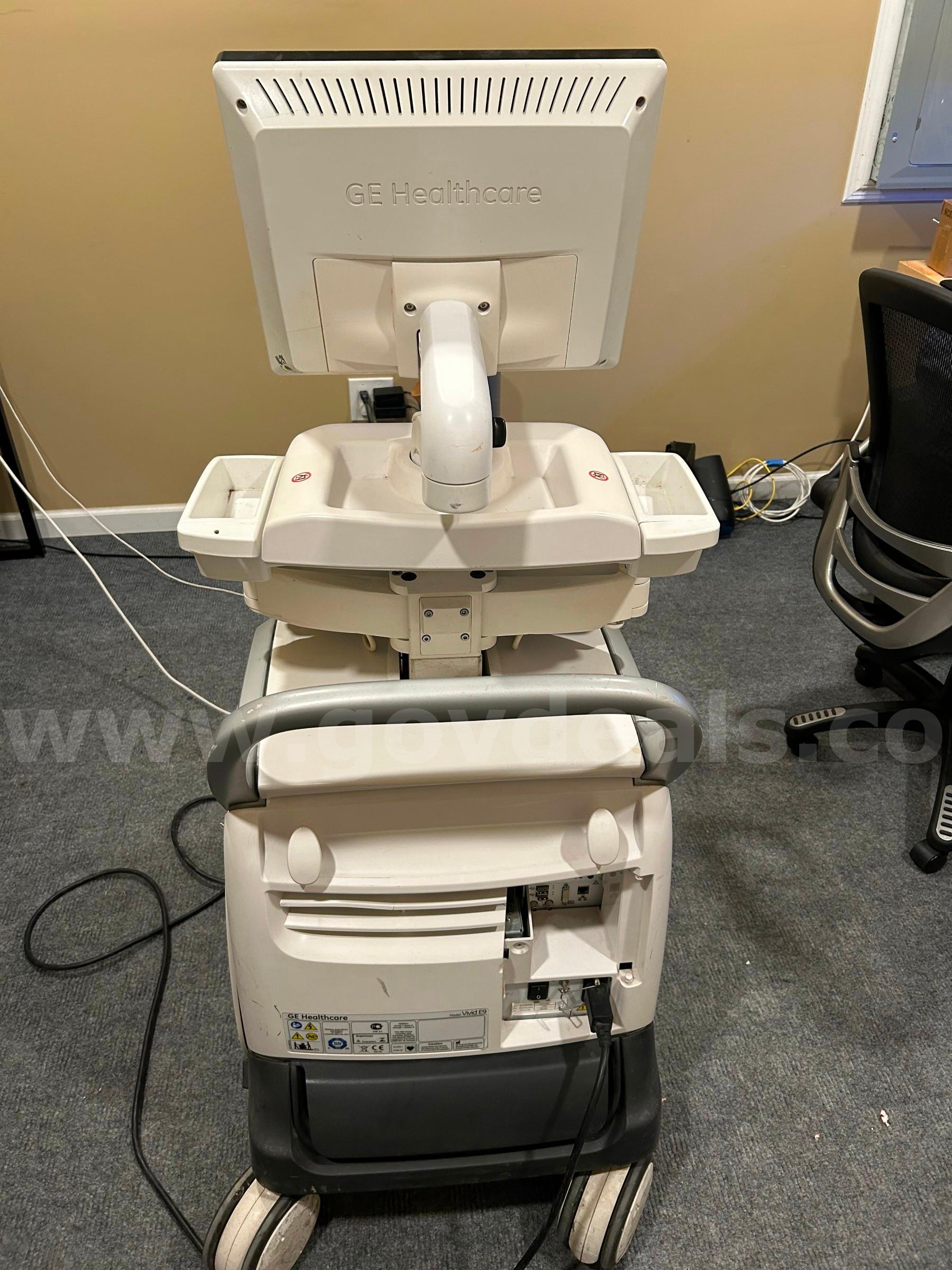 GE VIVID E9 ULTRASOUND SN:VE92972 GE VIVID E9 Government Surplus Auction - Photo #3
