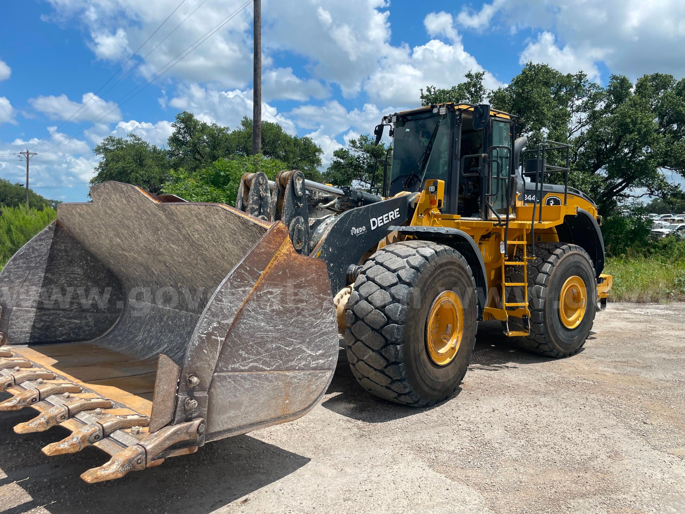2021 John Deere 844L 4WD Articulated Wheel Loader