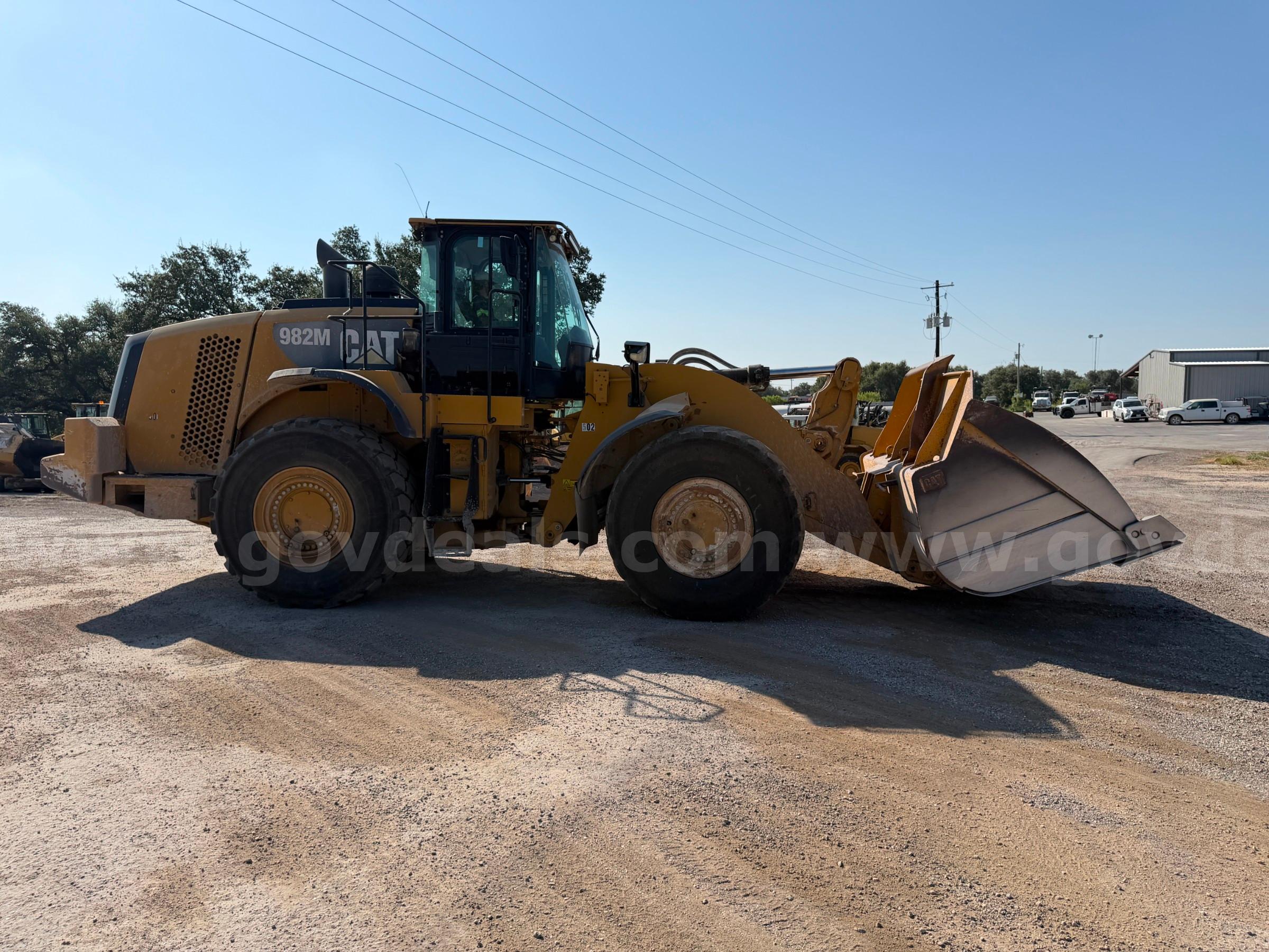2017 Caterpillar 982M Wheel Loader Caterpillar 982M Government Surplus Auction - Photo #6