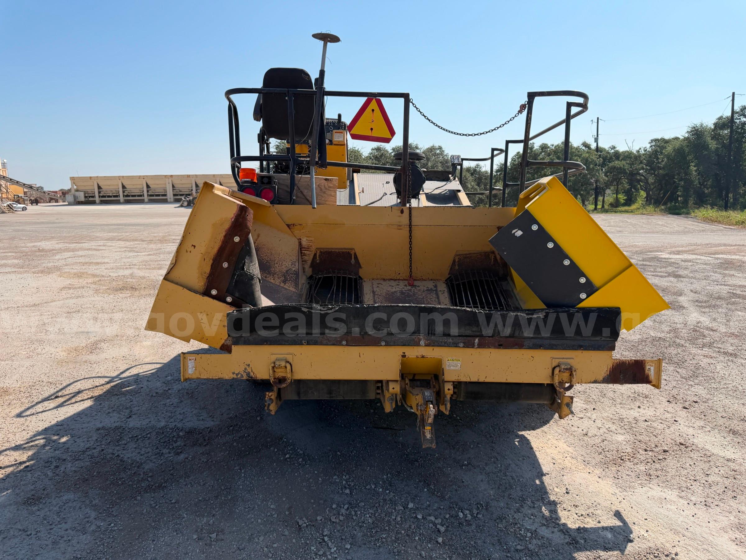 Etnyre FWD Chip Spreader Etnyre 2WD Government Surplus Auction - Photo #3