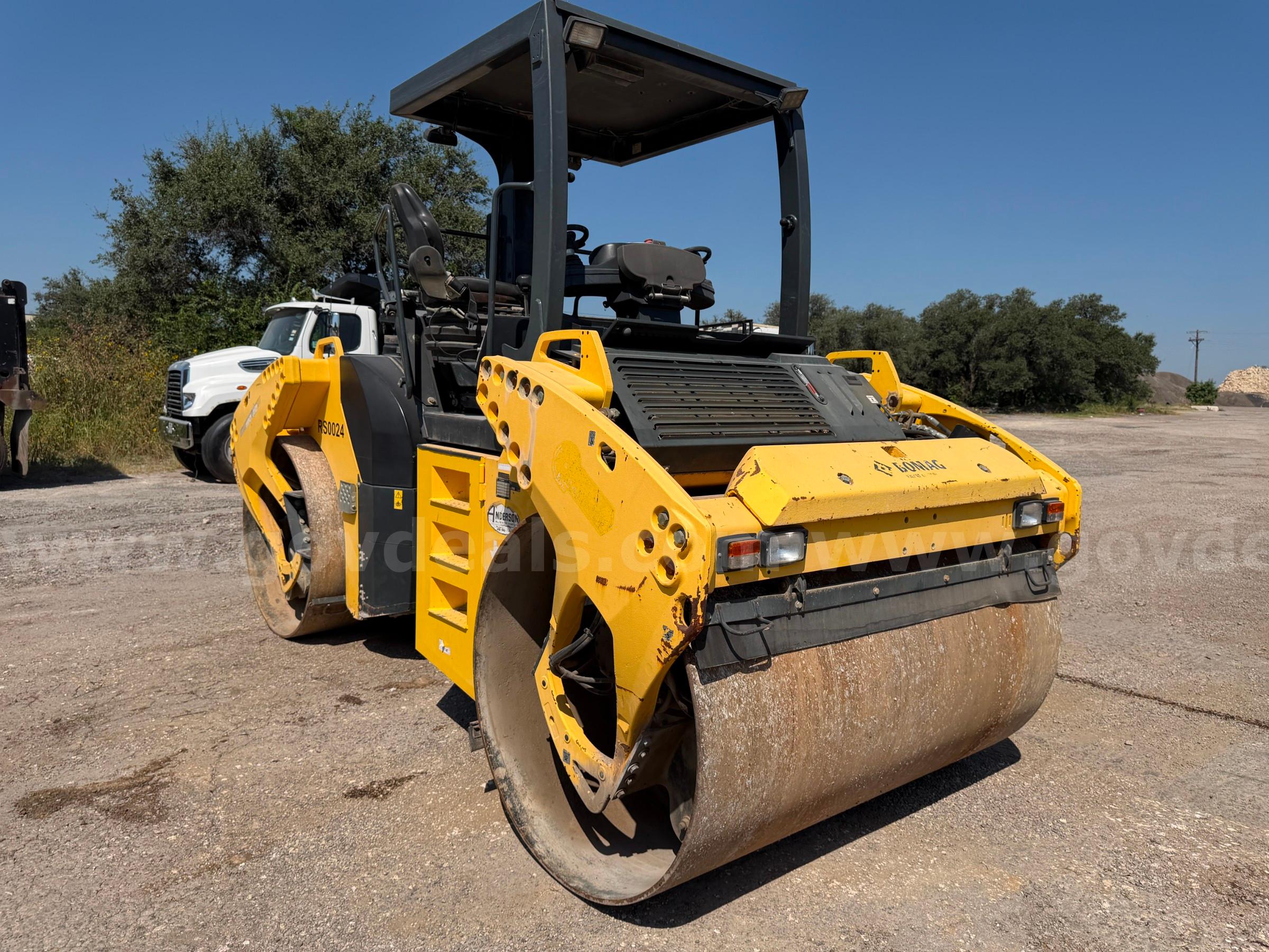 Bomag Tandem Roller BW190 AD Bomag BW190 Government Surplus Auction - Photo #5