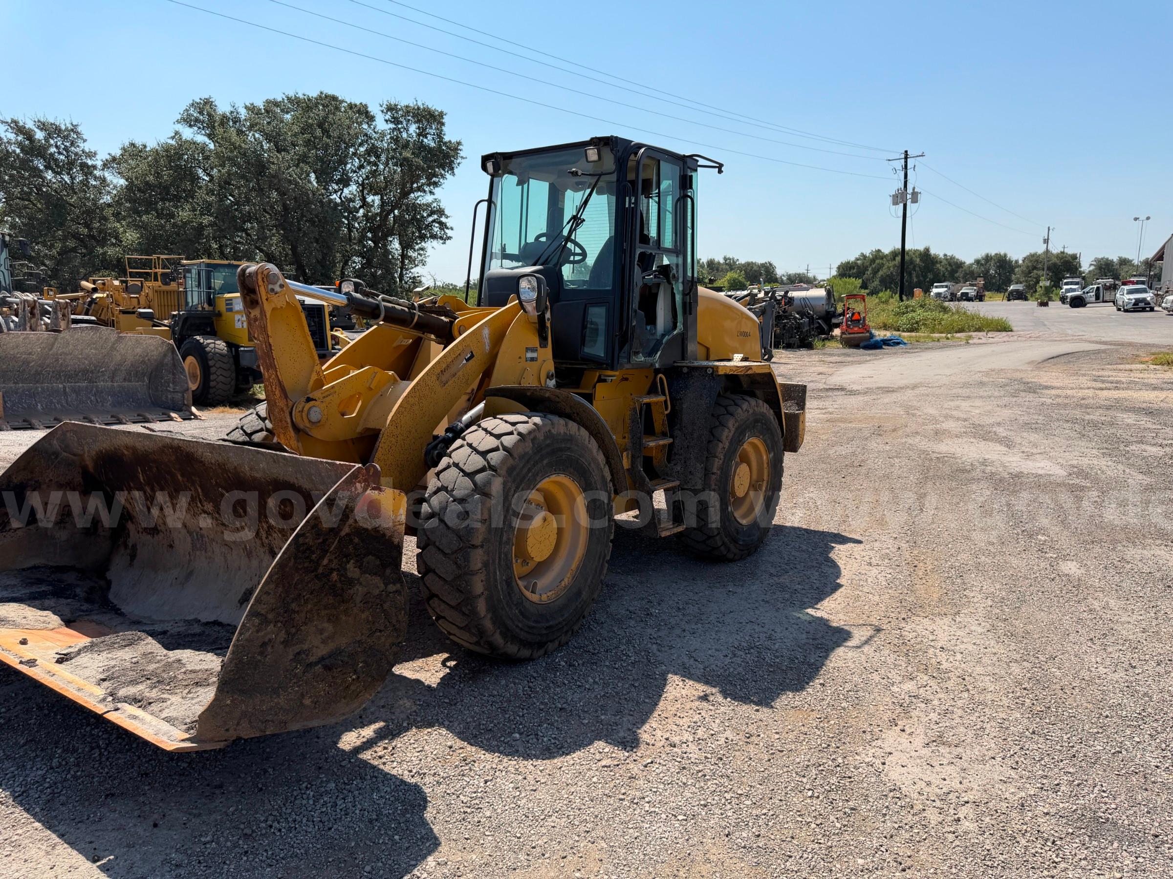 Caterpillar 914K Wheel Loader Caterpillar 914K Government Surplus Auction - Photo #4
