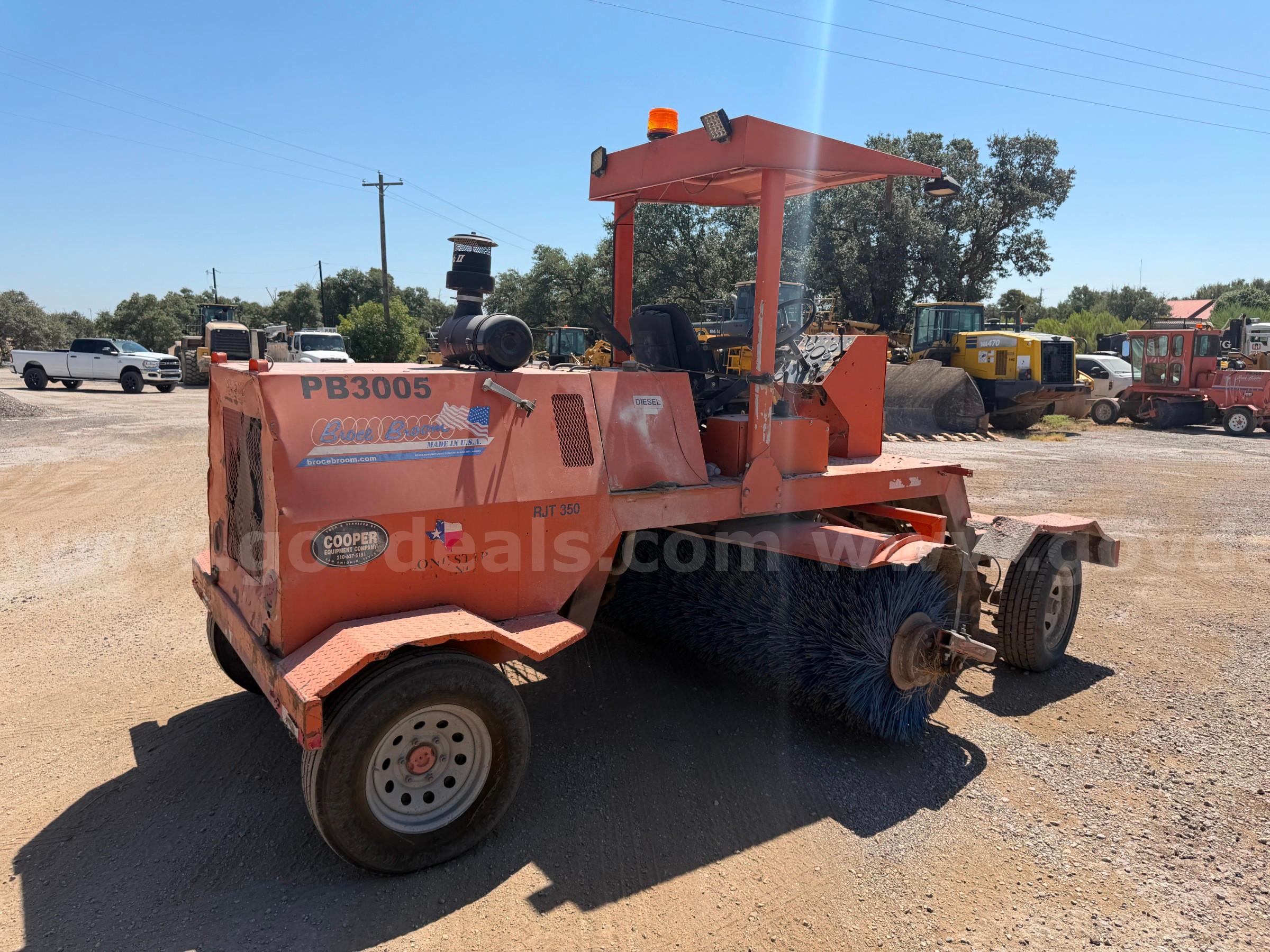 Broce RJT-350 Street Sweeper Broce 350 Government Surplus Auction - Photo #4