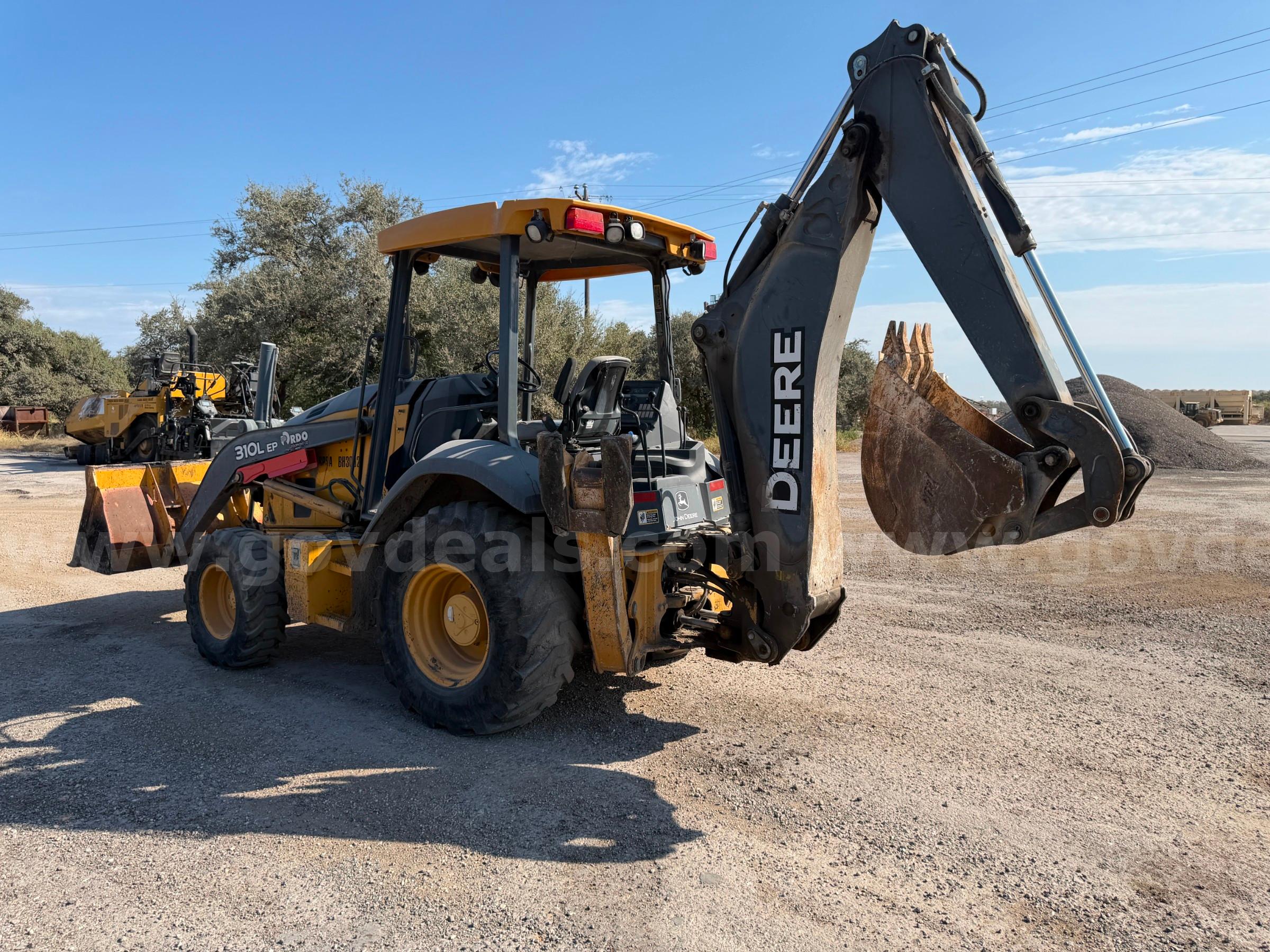 2014 John Deere 310L EP Backhoe John Deere 310L Government Surplus Auction - Photo #2