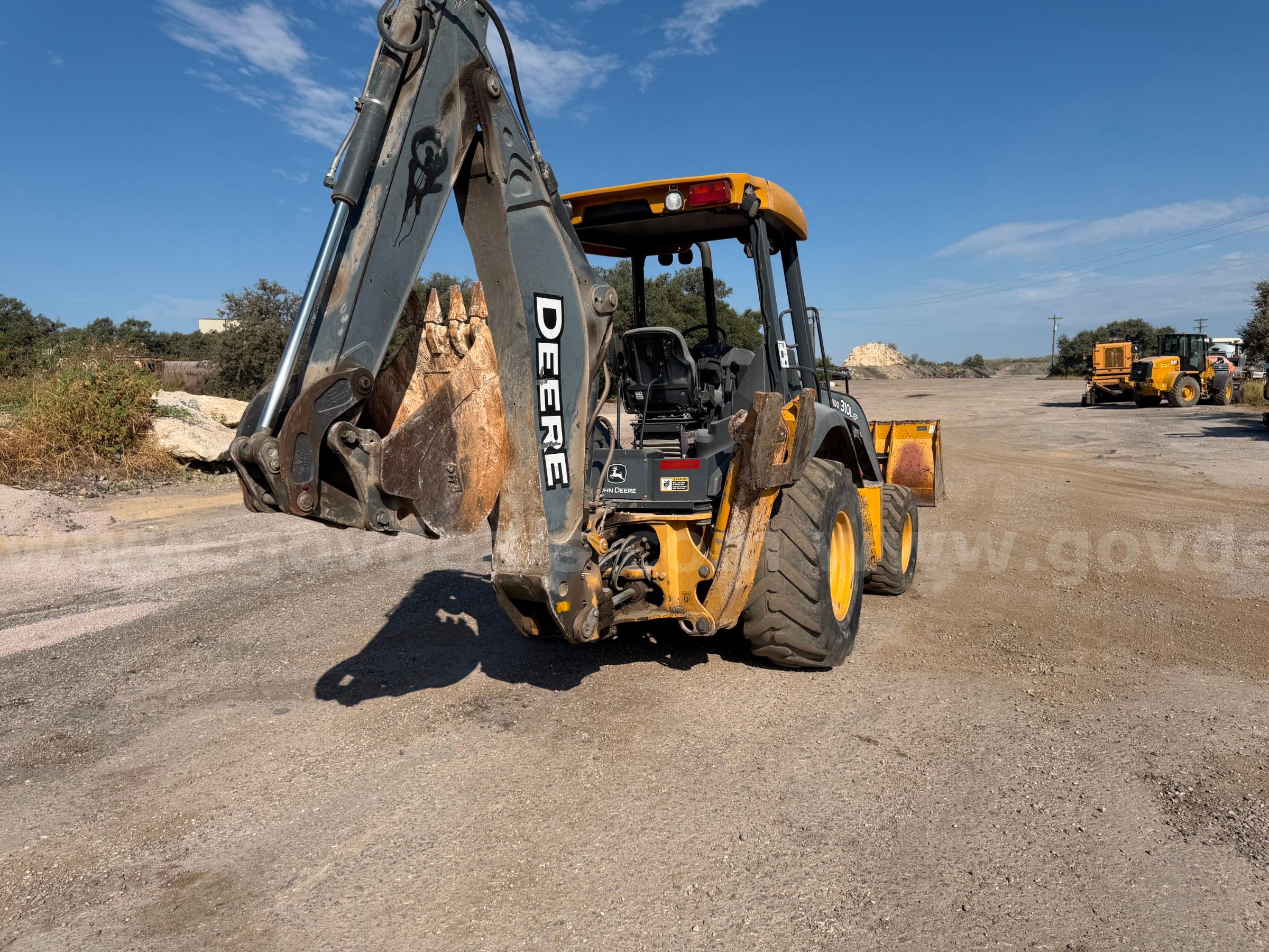 2014 John Deere 310L EP Backhoe John Deere 310L Government Surplus Auction - Photo #3