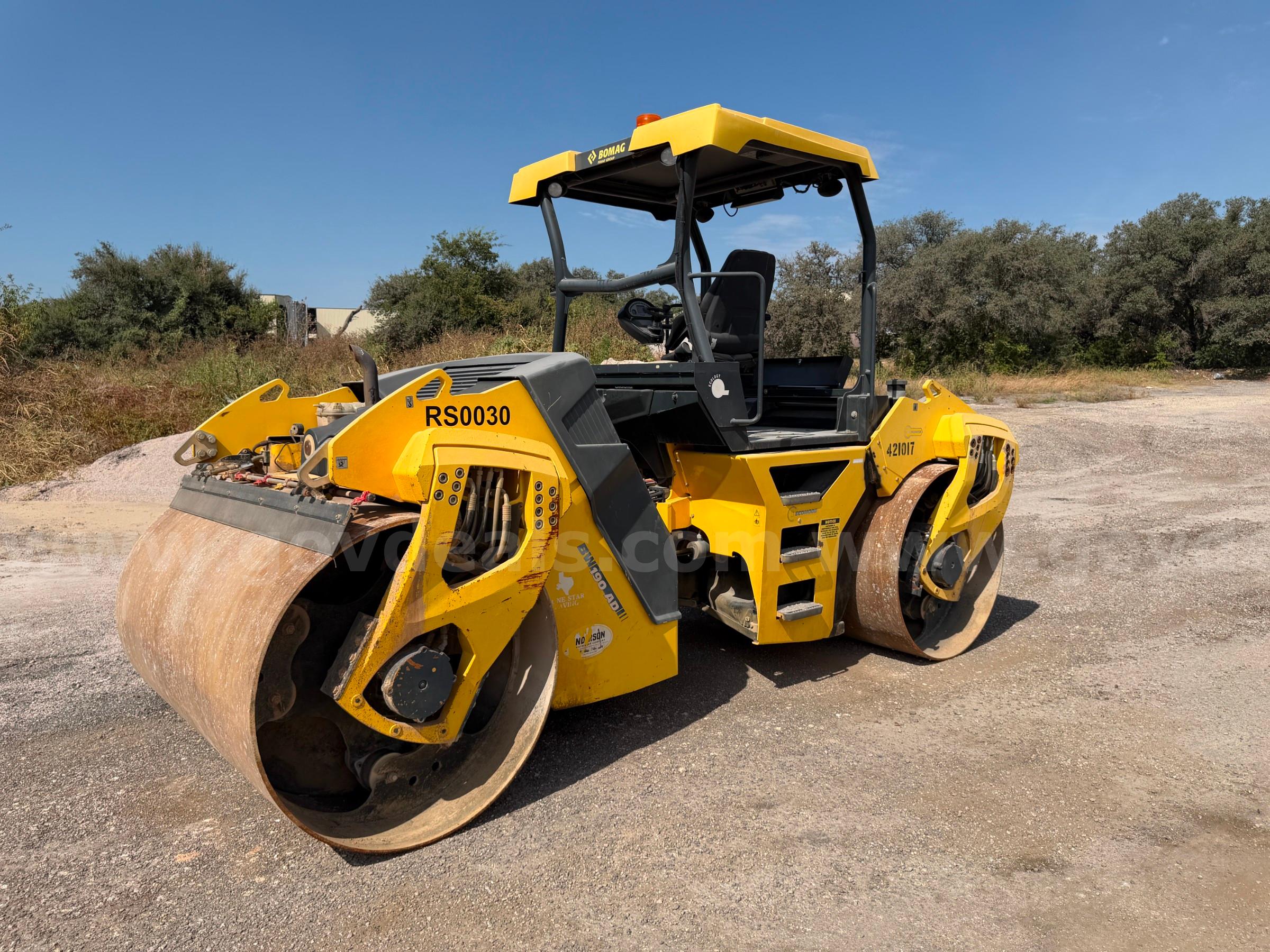 2015 Bomag BW190AD Double Drum Roller Bomag BW190AD Government Surplus Auction - Photo #3