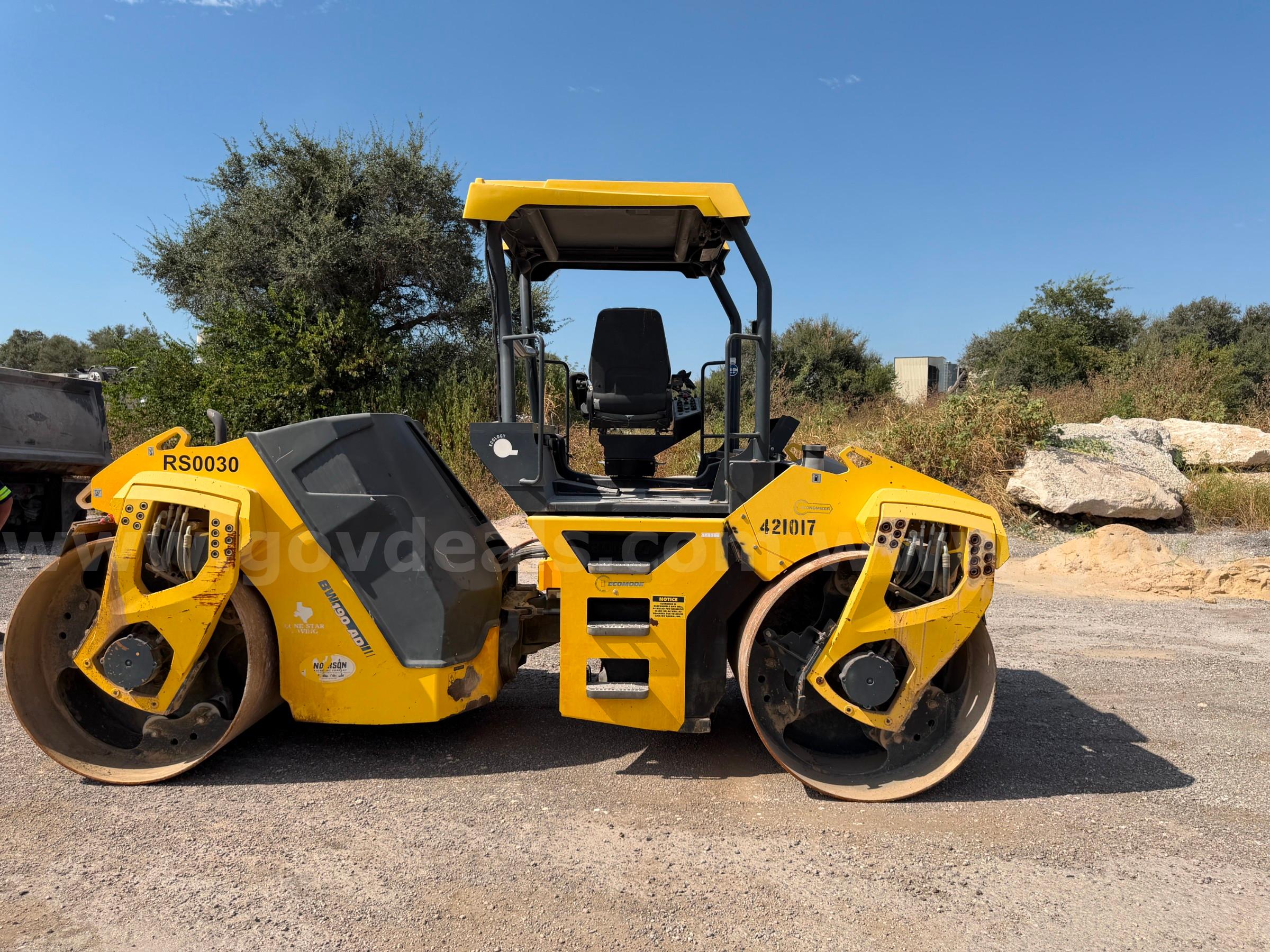 2015 Bomag BW190AD Double Drum Roller Bomag BW190AD Government Surplus Auction - Photo #4