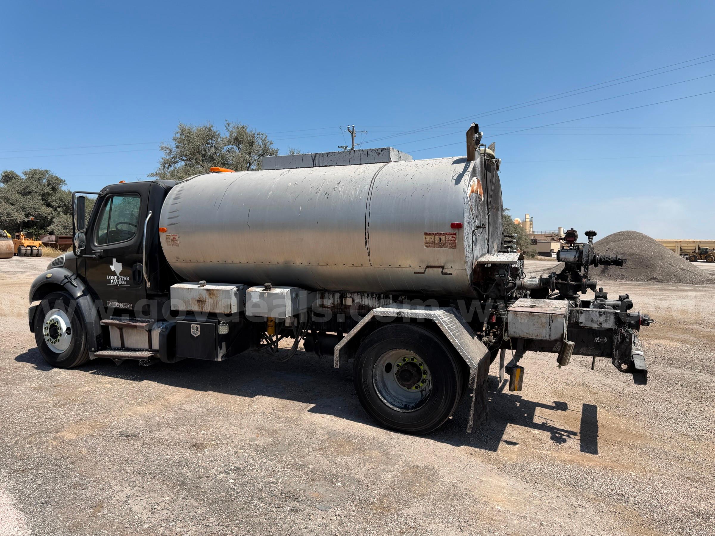 2016 Freightliner M2 106 Mauldin Asphalt Distributor Truck Freightliner 106 Government Surplus Auction - Photo #2