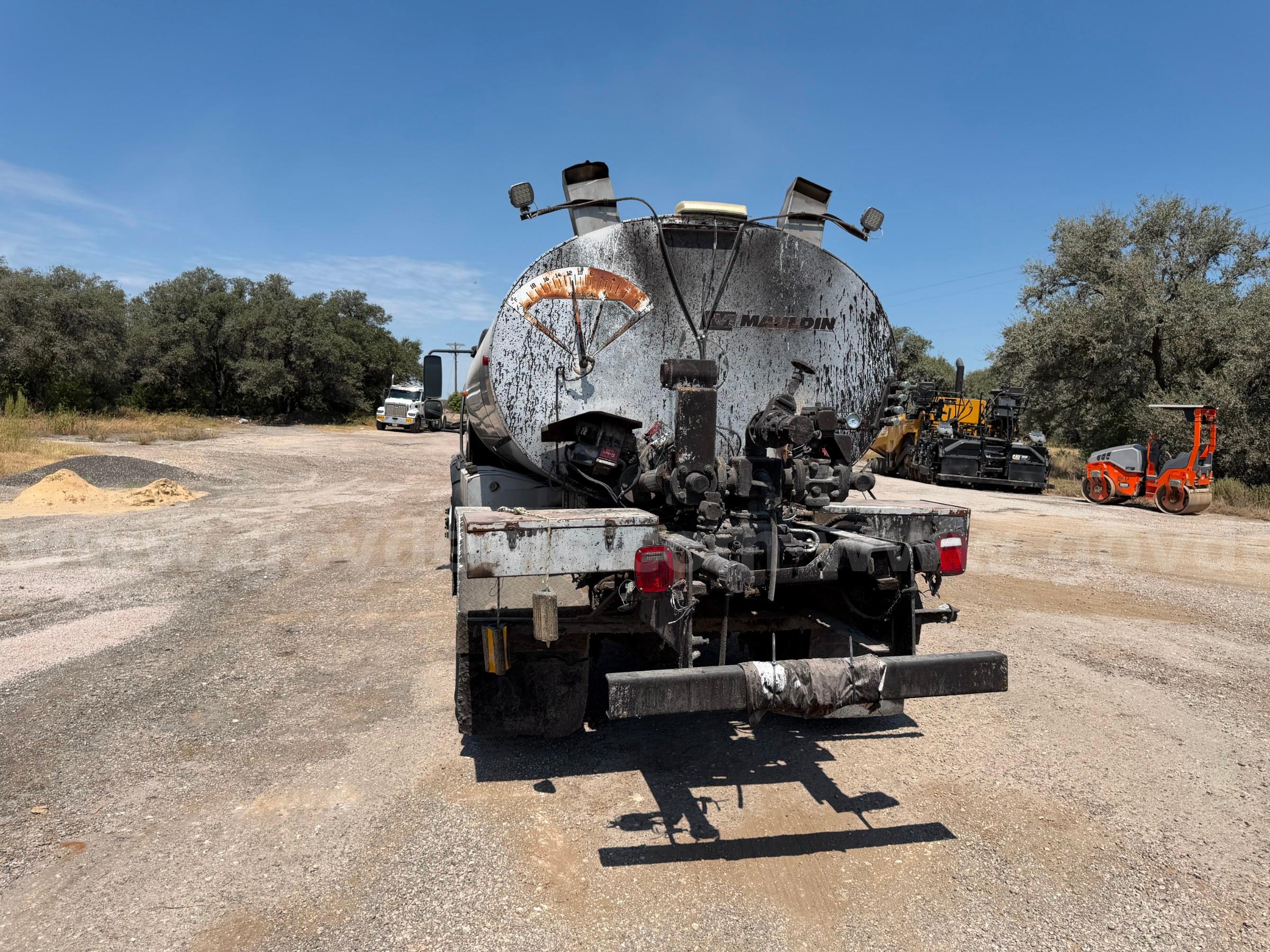 2016 Freightliner M2 106 Mauldin Asphalt Distributor Truck Freightliner 106 Government Surplus Auction - Photo #3
