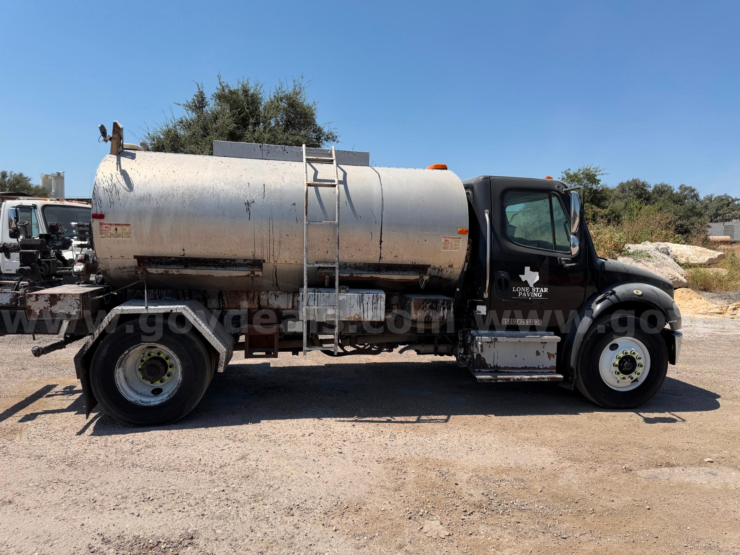 2016 Freightliner M2 106 Mauldin Asphalt Distributor Truck Freightliner 106 Government Surplus Auction - Photo #5